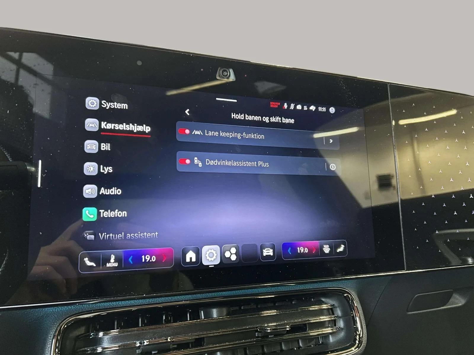 Mercedes-Benz-CLA-image-17