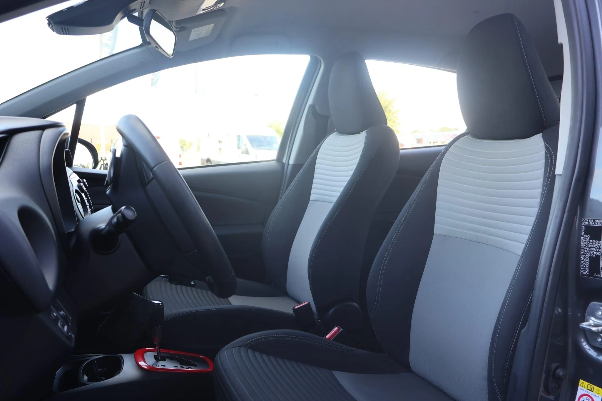 Toyota-Yaris-image-9