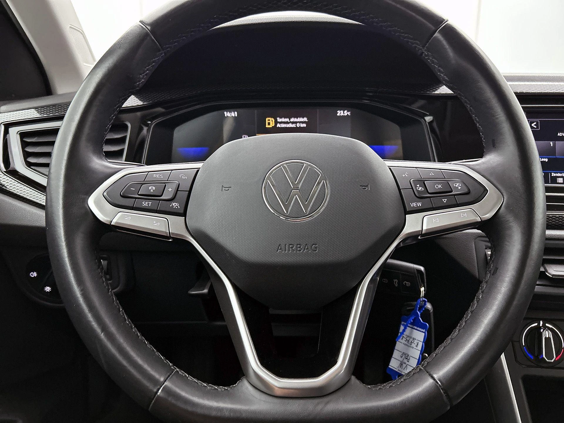 Volkswagen-Polo-image-21