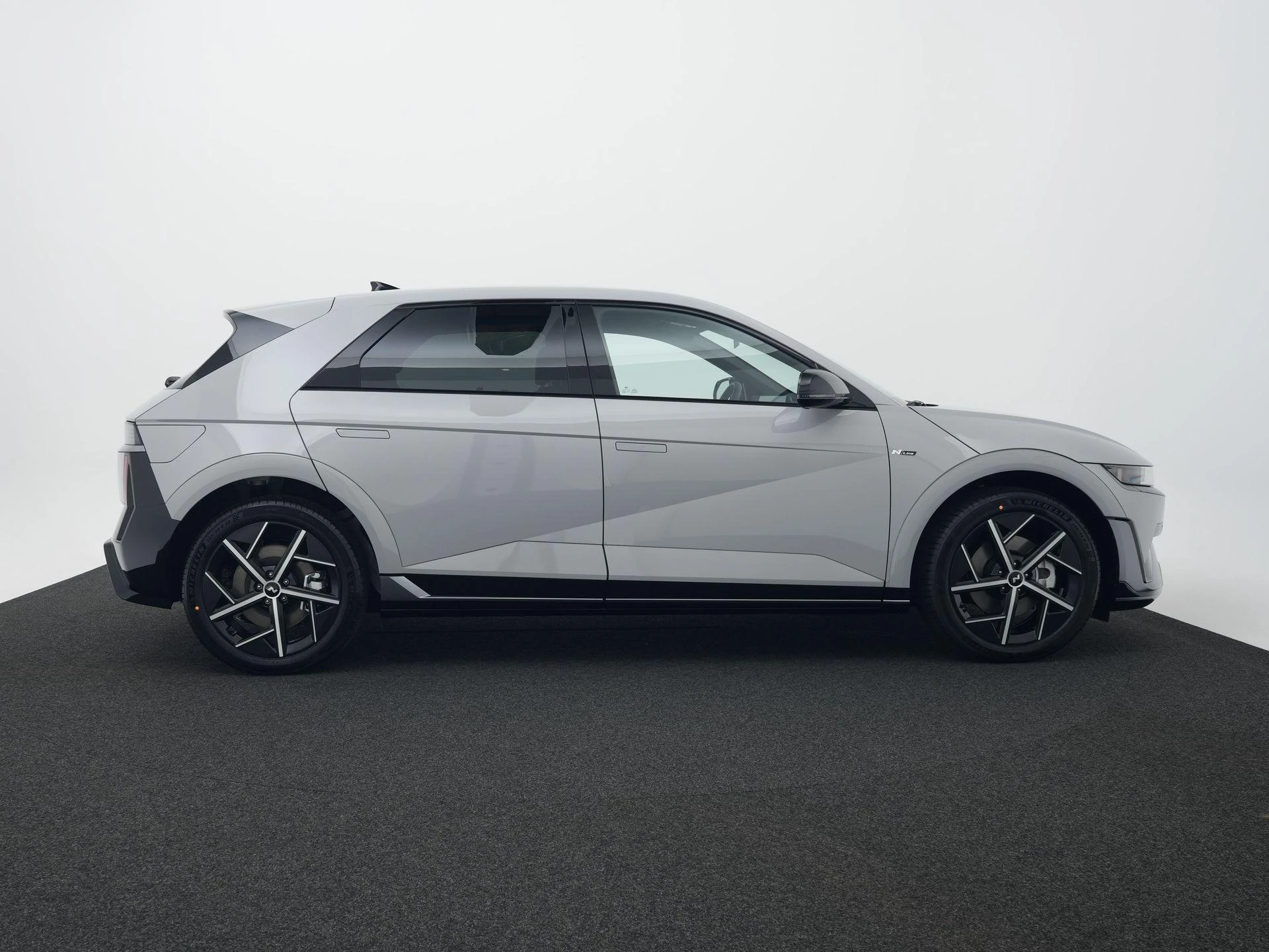 Hyundai-IONIQ 5-image-5