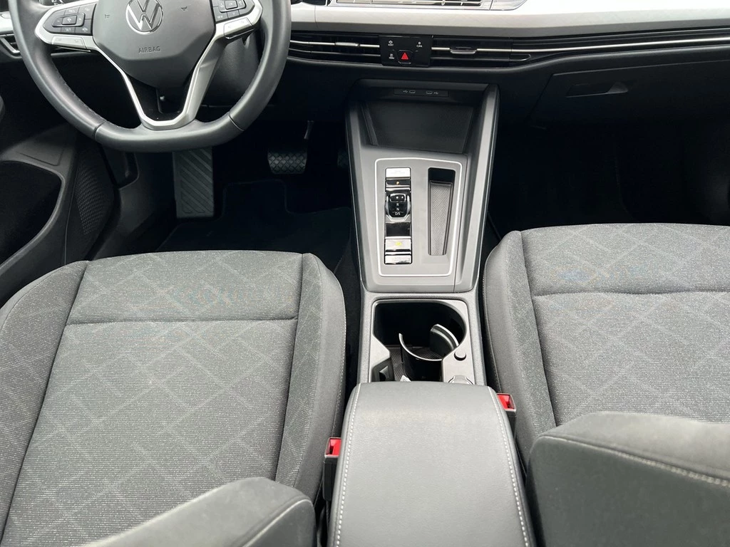 Volkswagen Golf VIII Variant 2.0 TDI DSG Life *Navi*APP*