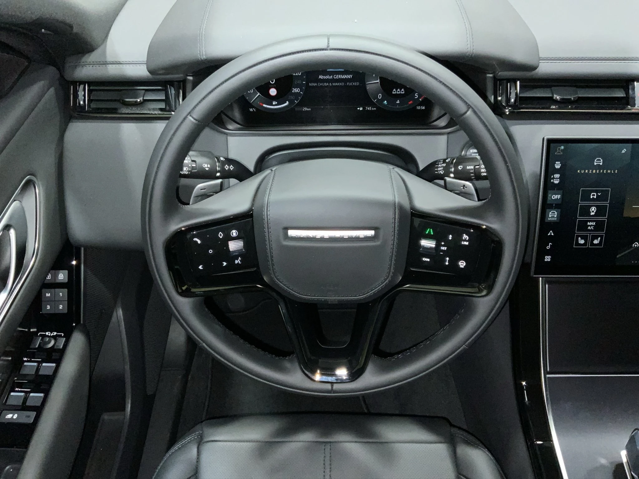 Land Rover-Range Rover Velar-image-9
