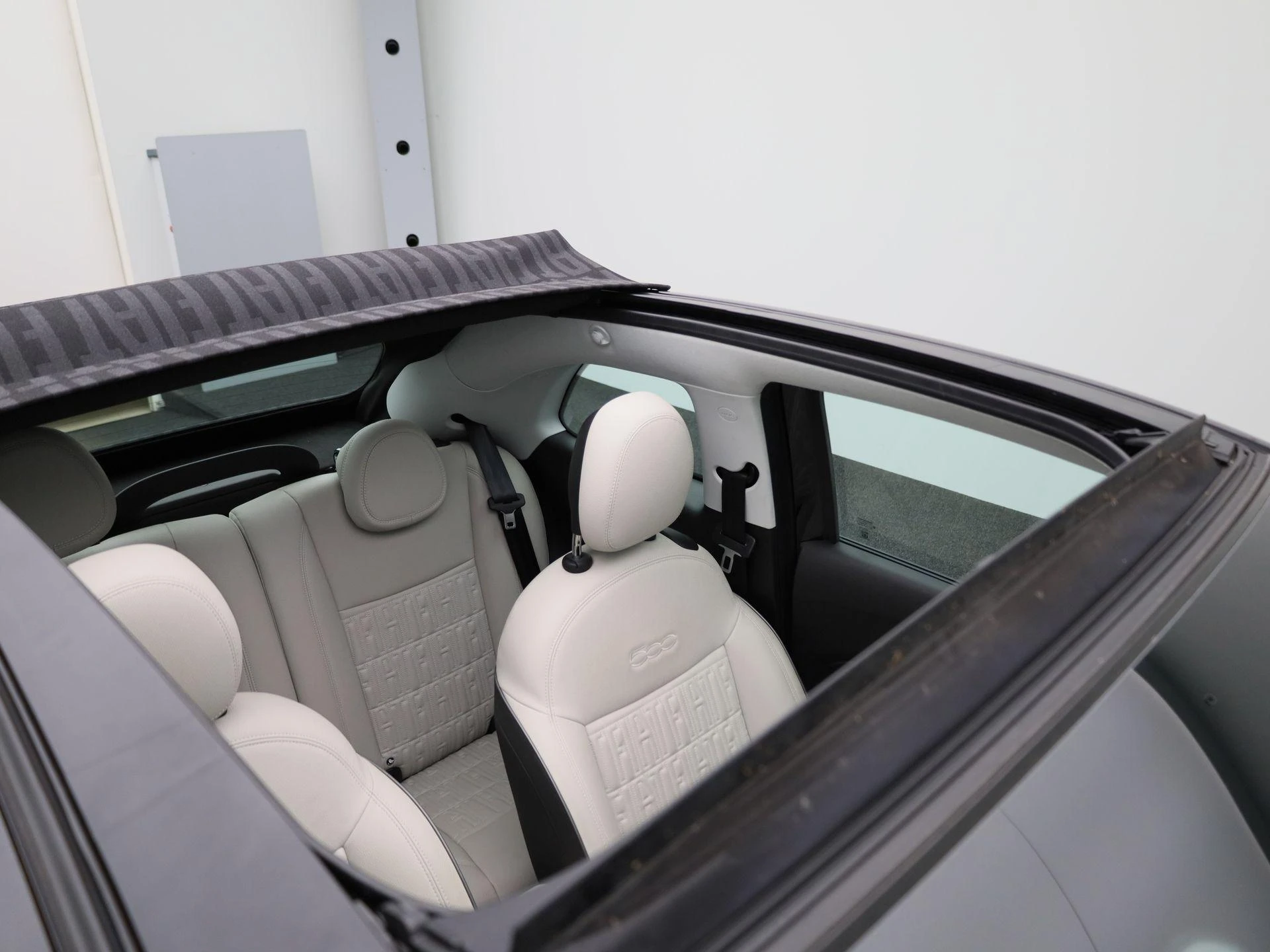 Fiat-500e-image-35