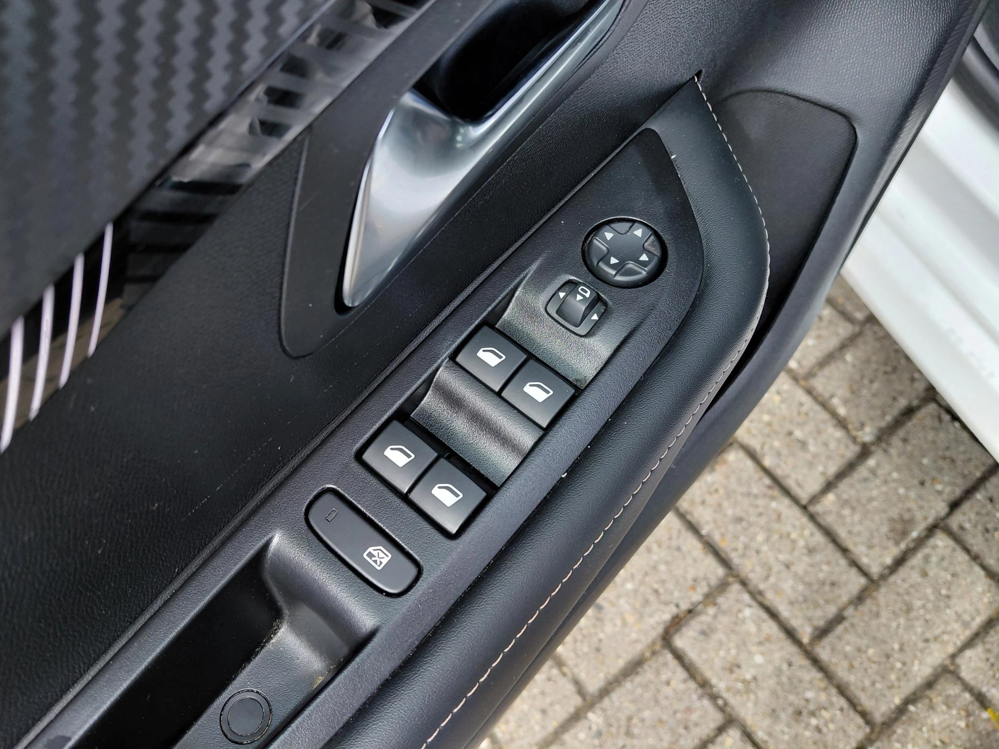 Peugeot-208-image-15