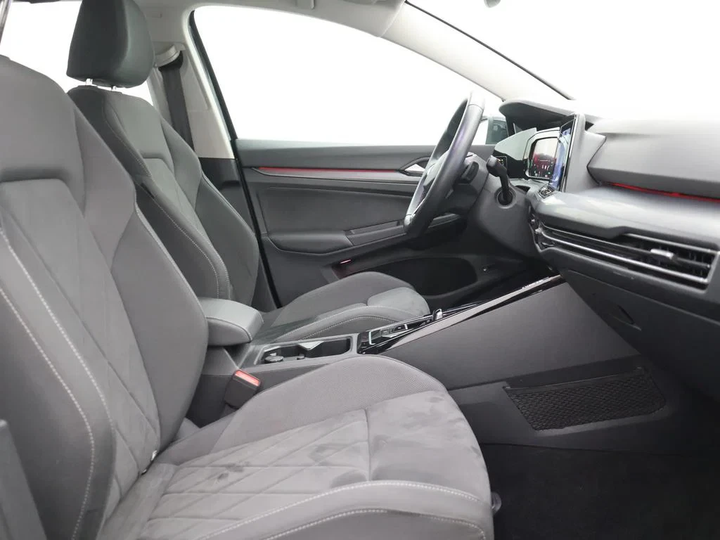 Volkswagen-Golf-image-11