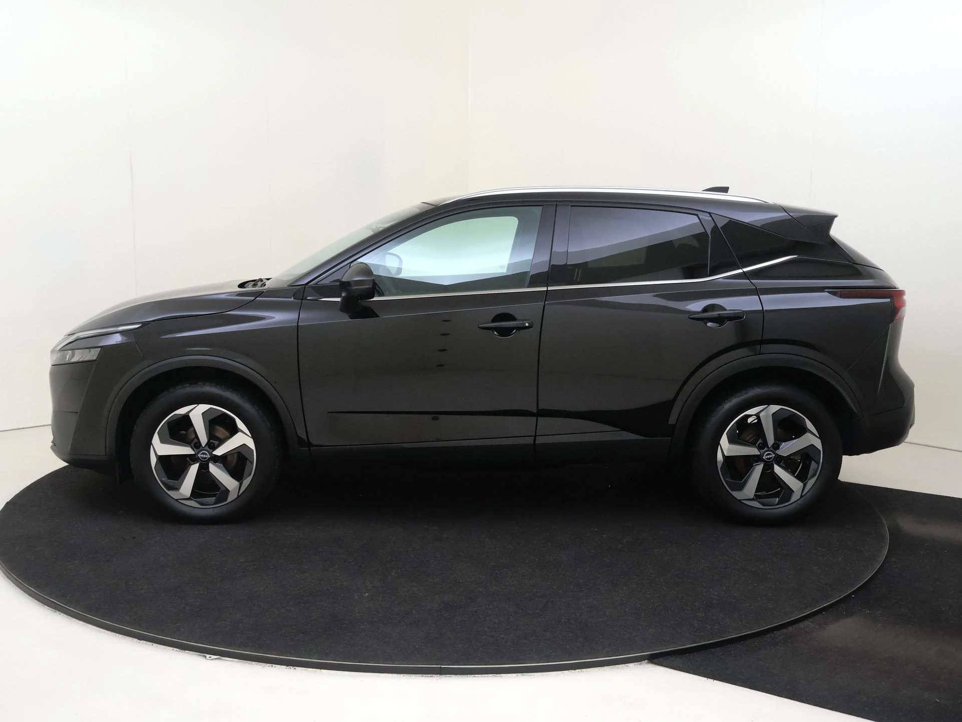 Nissan-QASHQAI-image-7