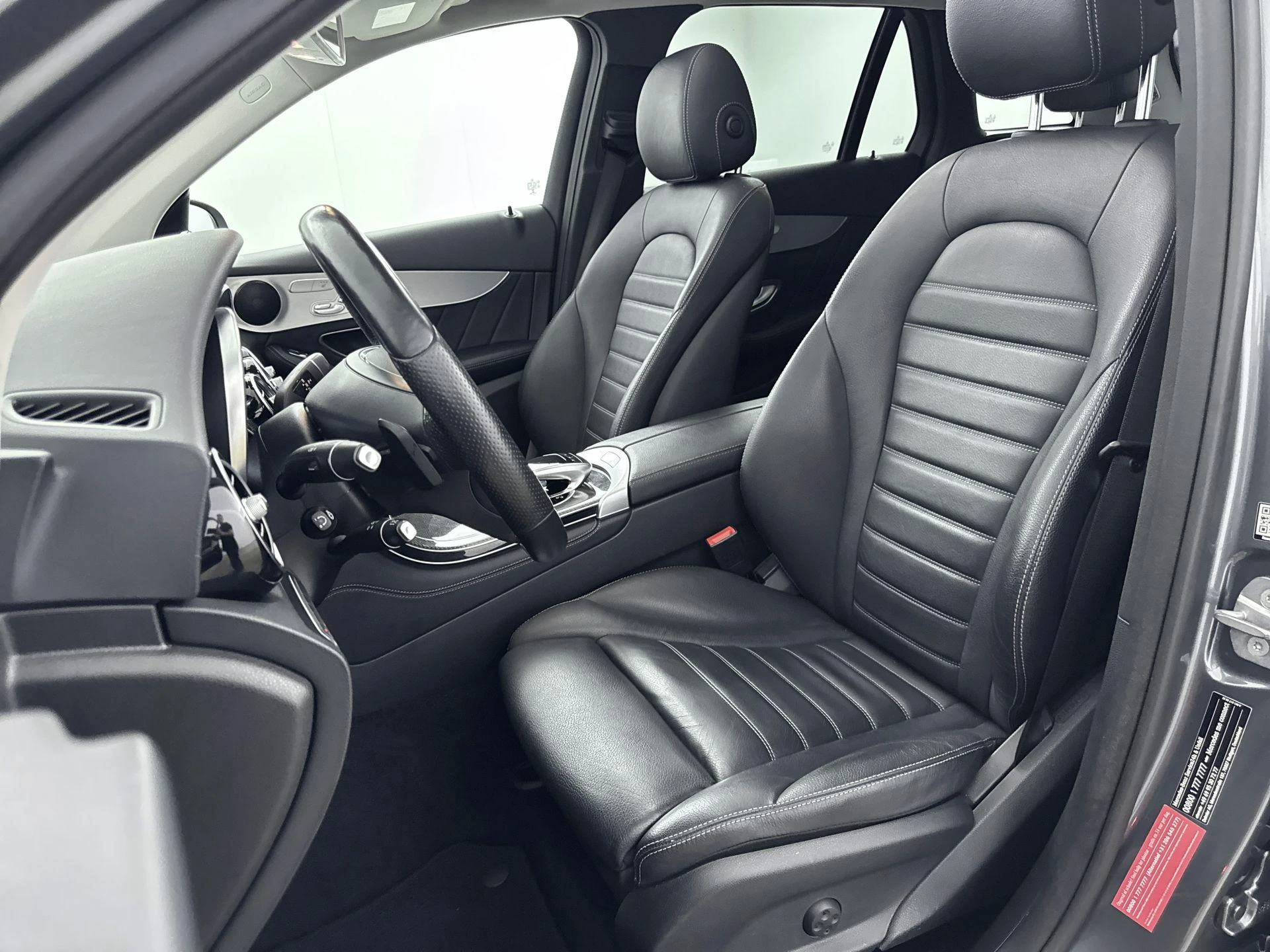 Mercedes-Benz-GLC-image-29