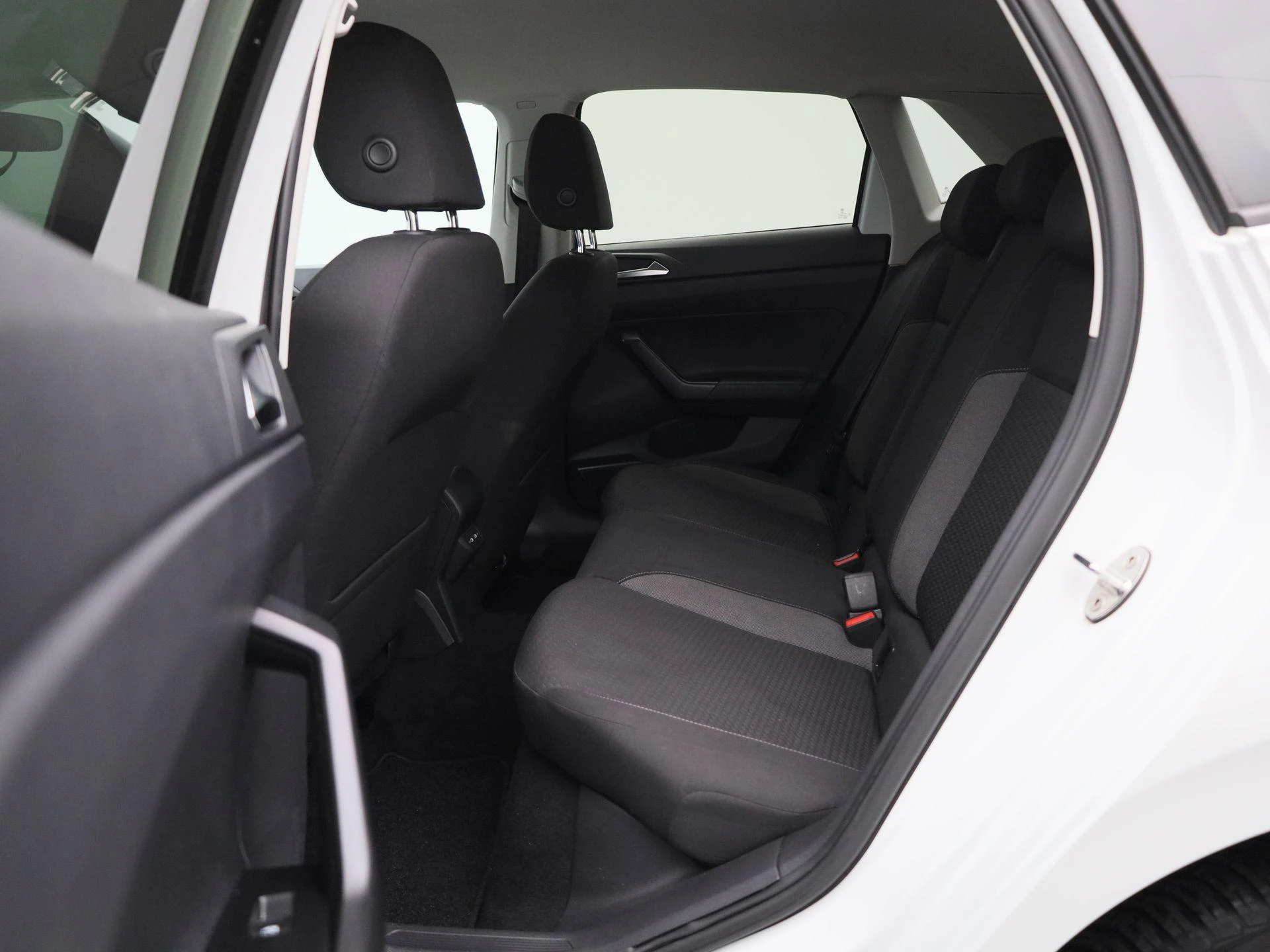Volkswagen-Polo-image-11