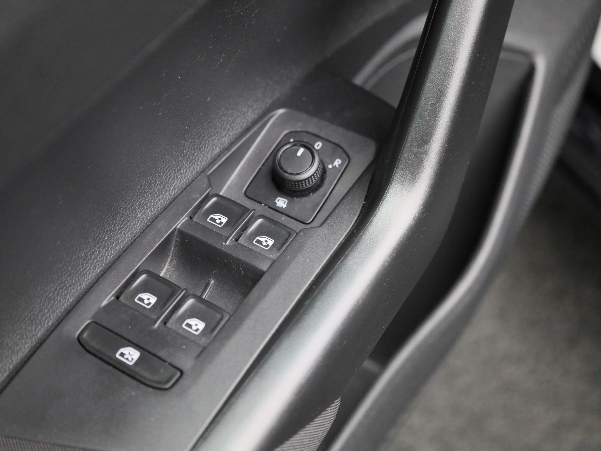 Volkswagen-Polo-image-29