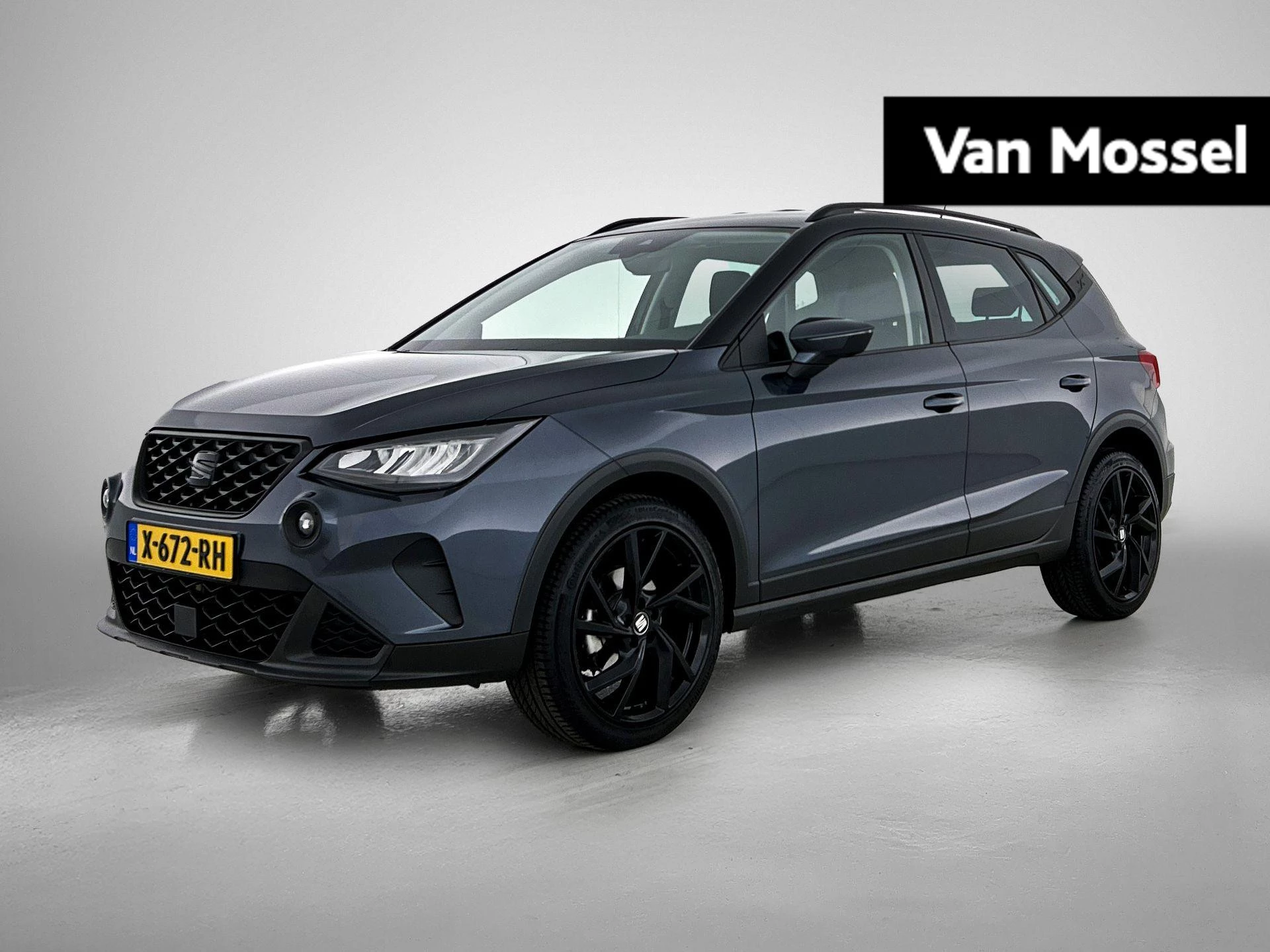 SEAT-Arona-image-0