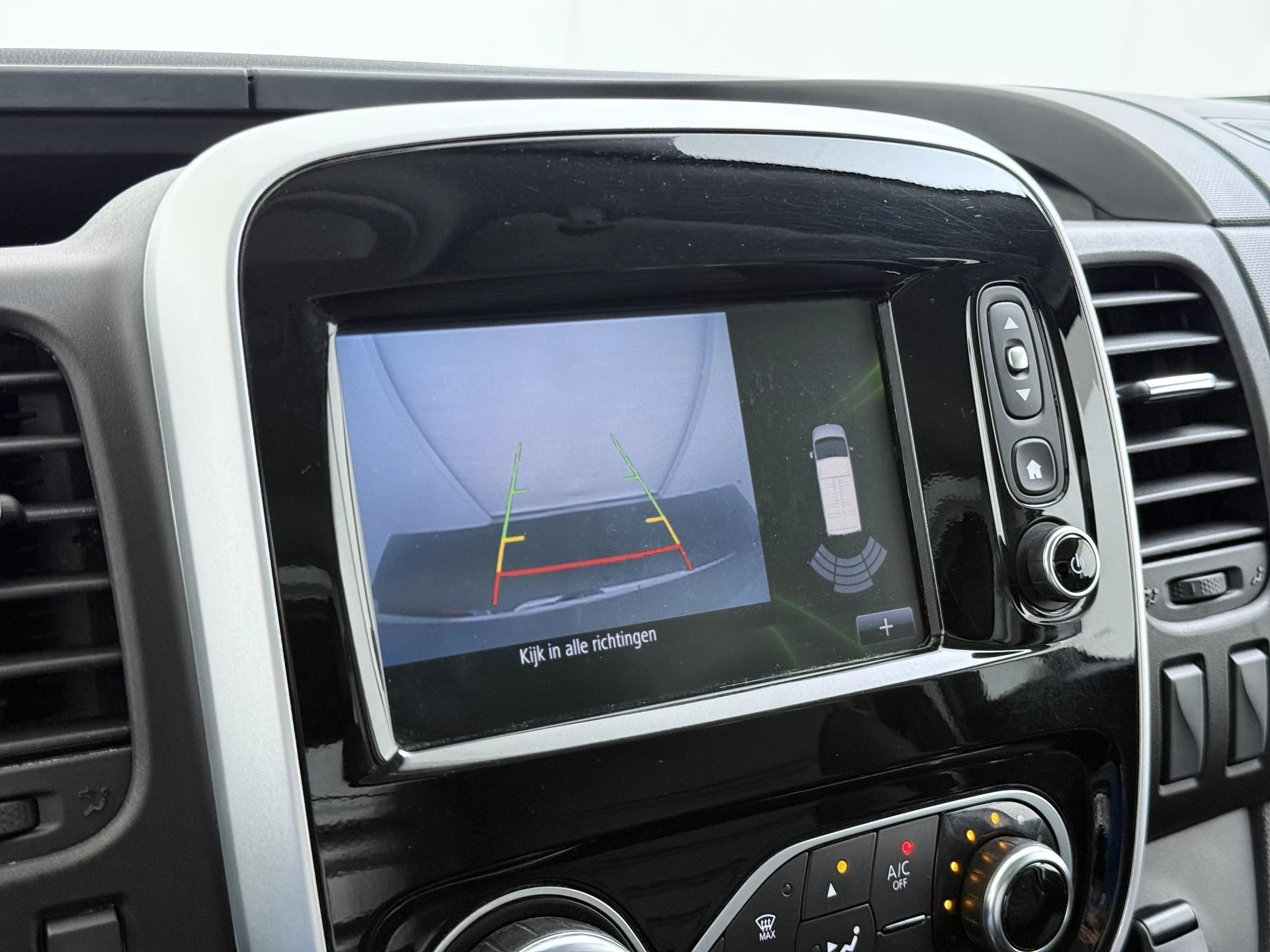 Renault-Trafic-image-25