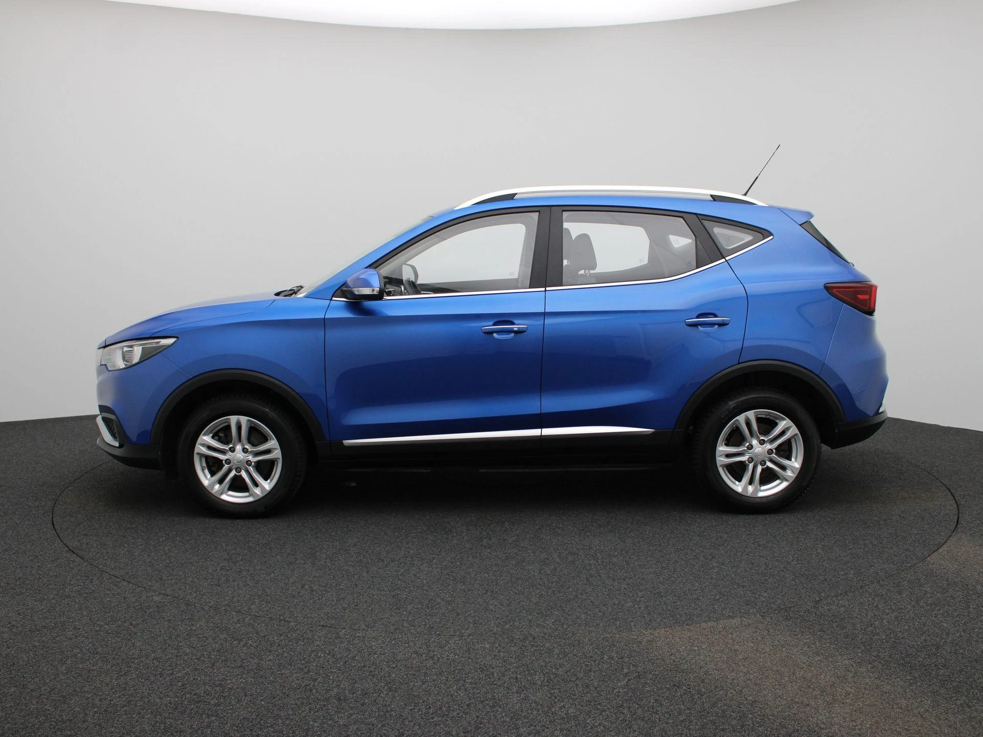 MG-ZS EV-image-3