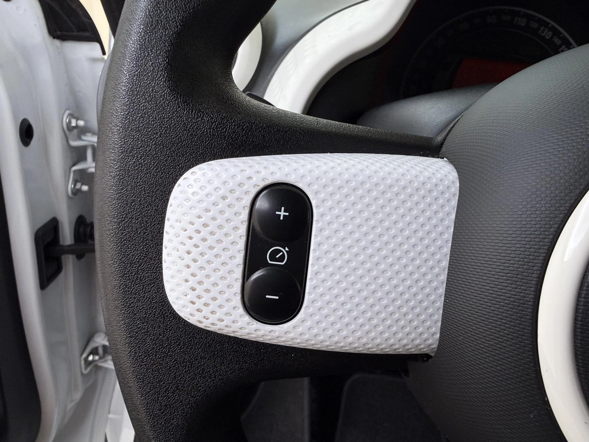 Renault-Twingo-image-11