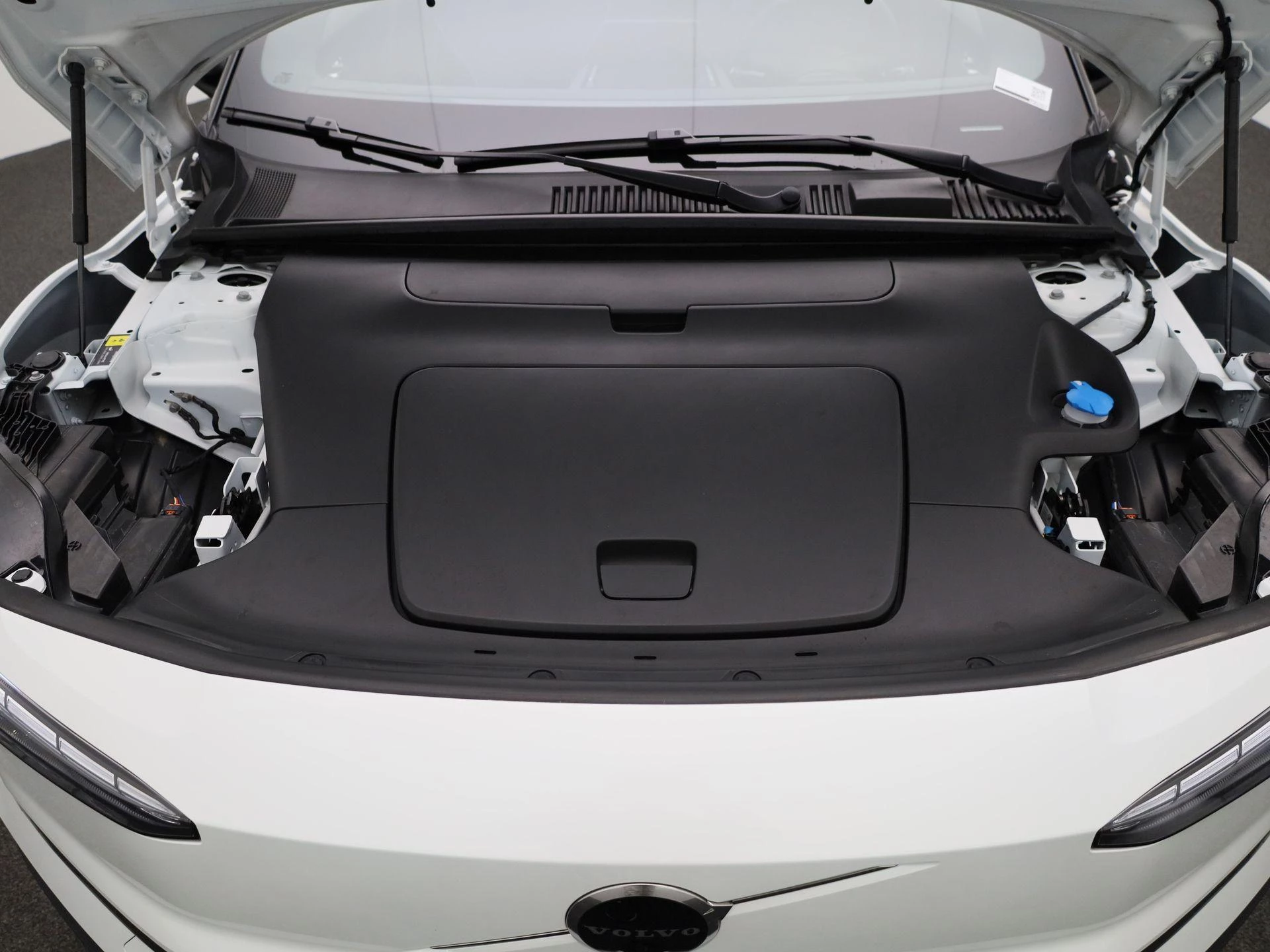 Volvo-EX30-image-33