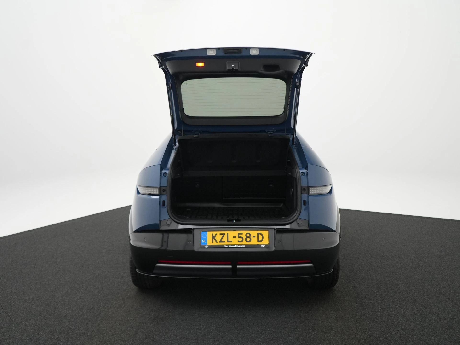 Hyundai-IONIQ 3-image-40