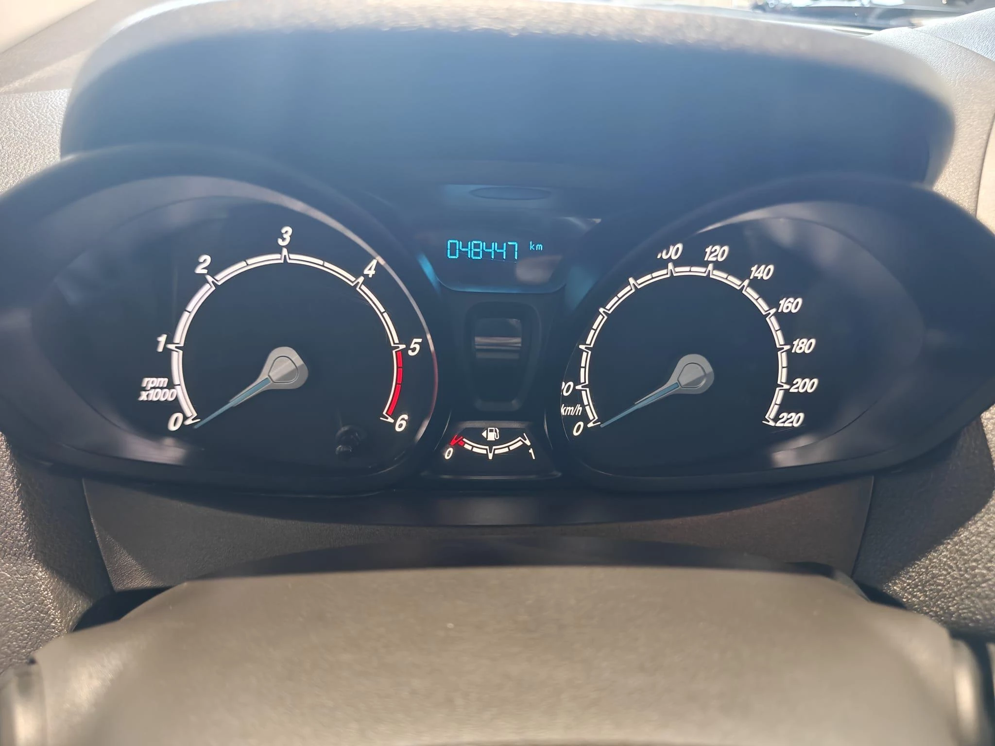 Ford-Transit Courier-image-13