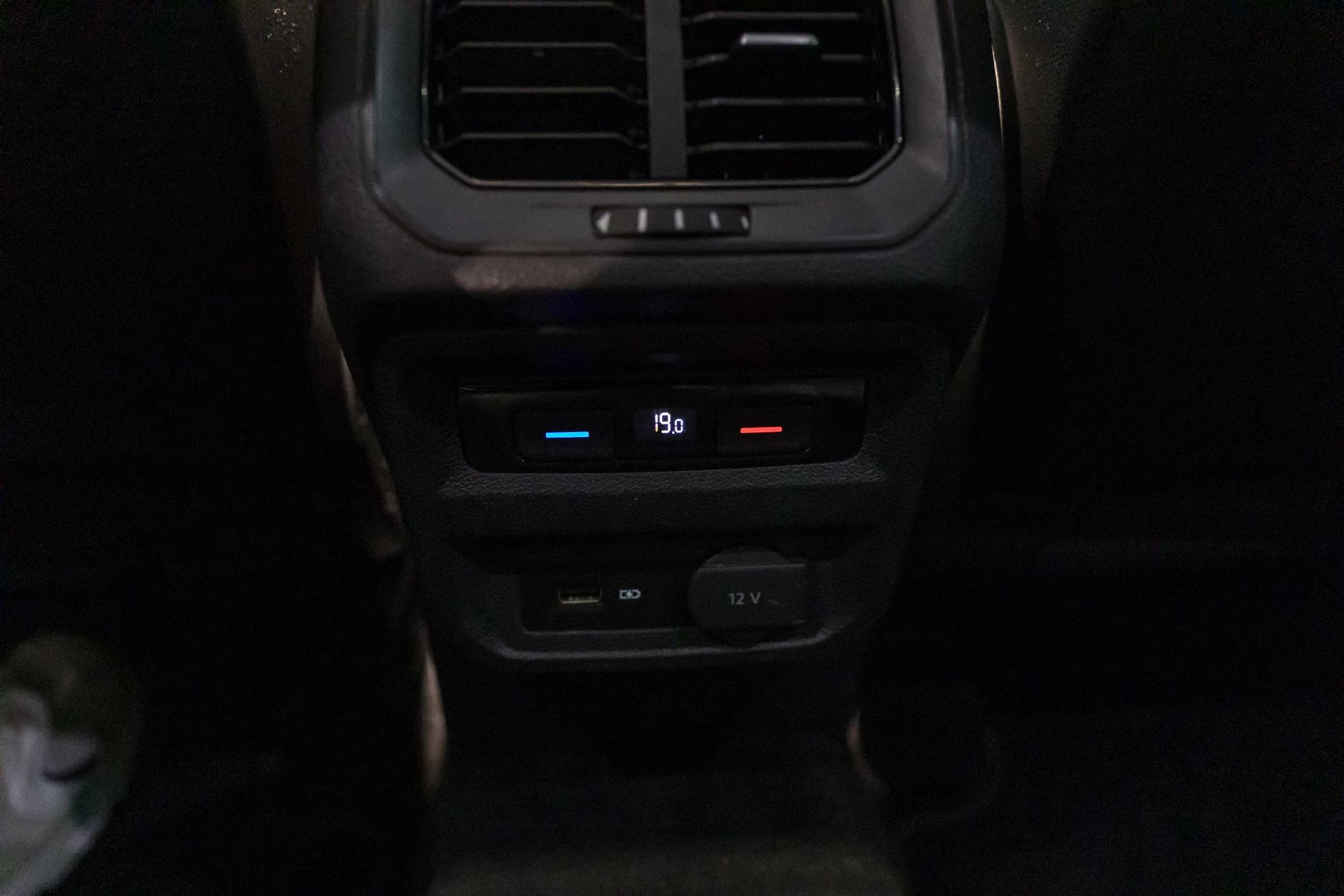 Volkswagen Tiguan 1.5 TSI DSG | Pano Dak | Carplay | ACC | Zetelverw