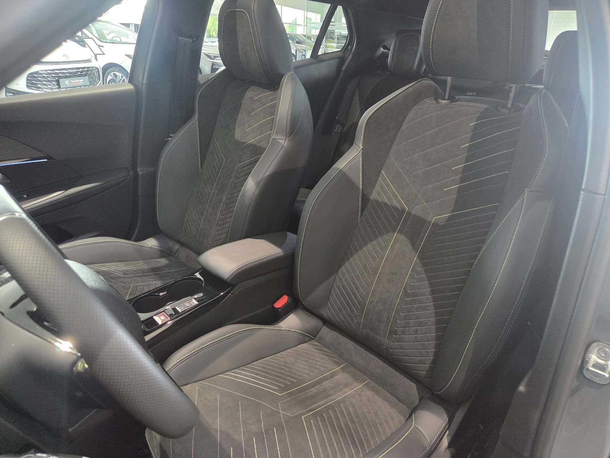 Peugeot-2008-image-7
