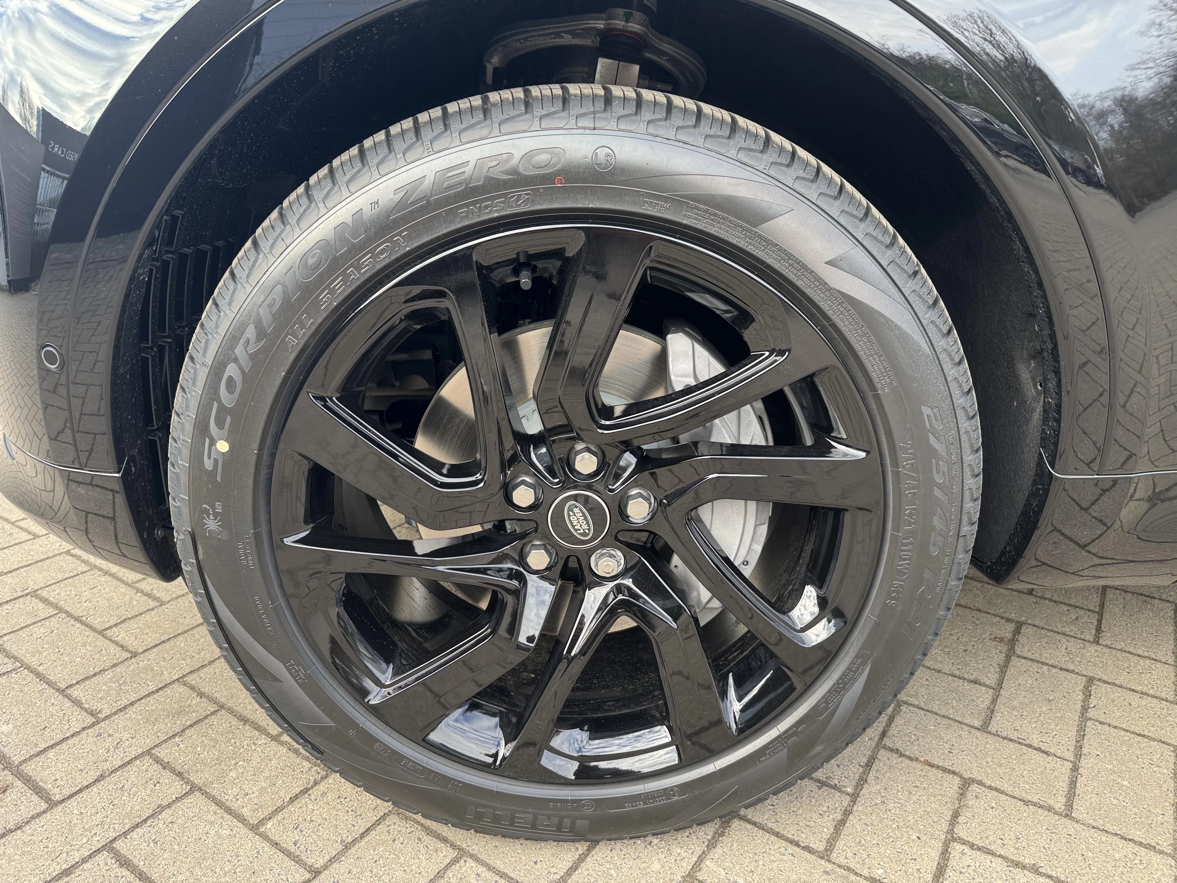 Land Rover-Discovery-image-8