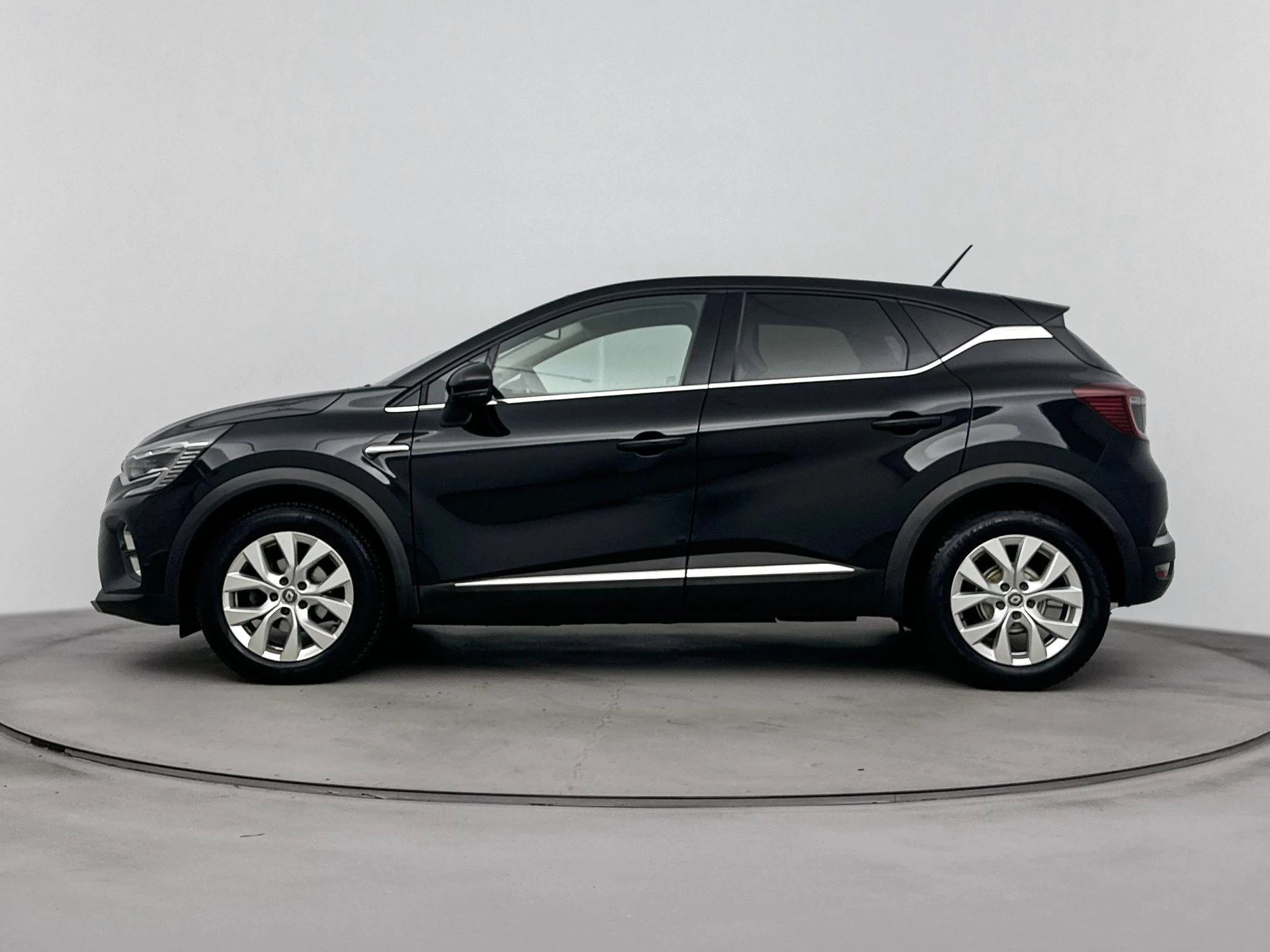 Renault-Captur-image-1