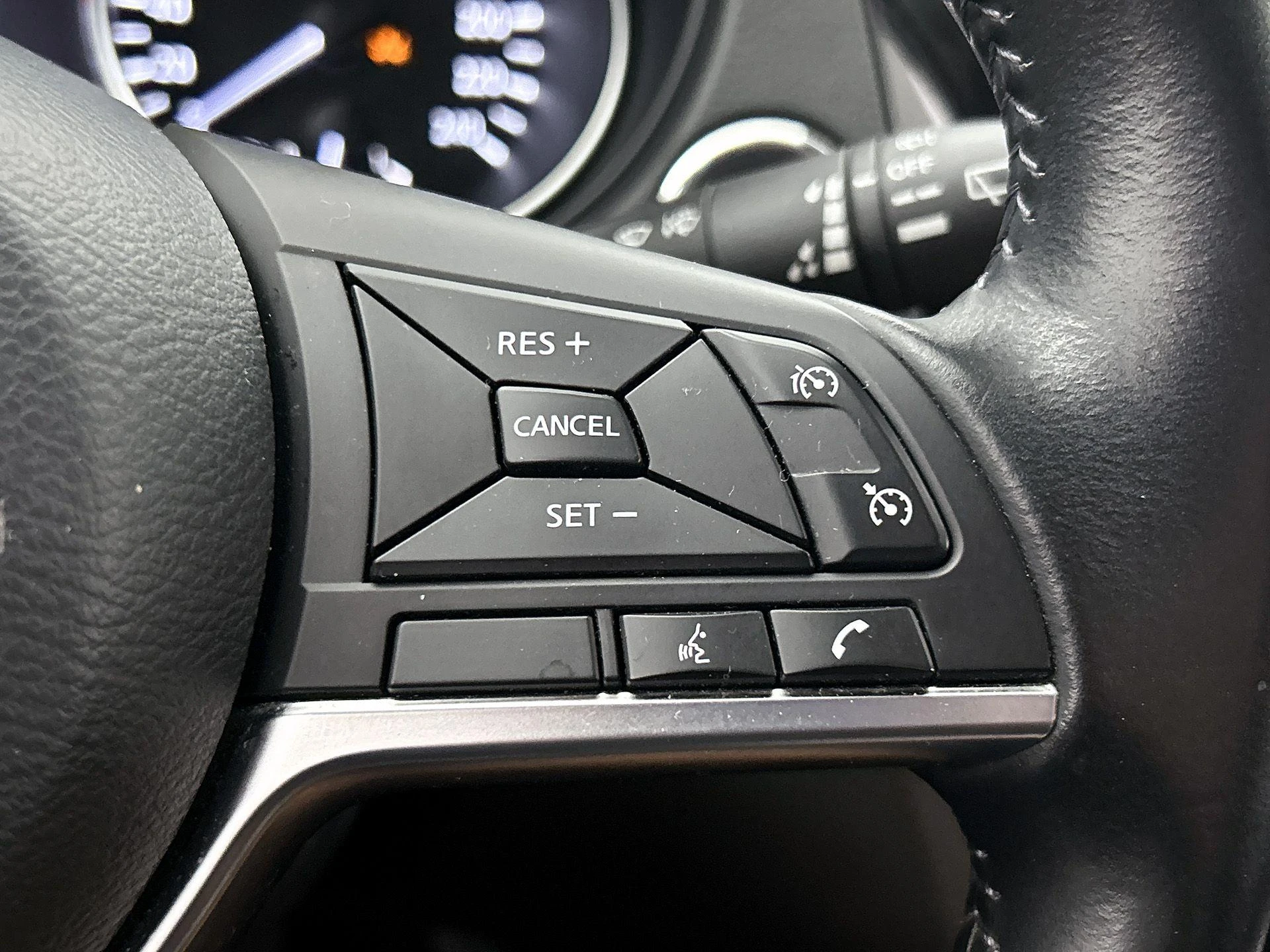Nissan-QASHQAI-image-5
