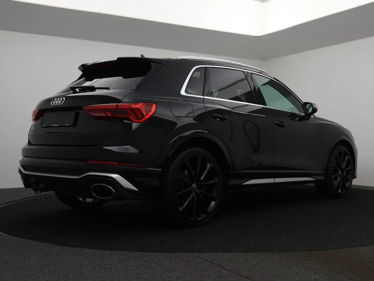 Audi-RSQ3-image-4