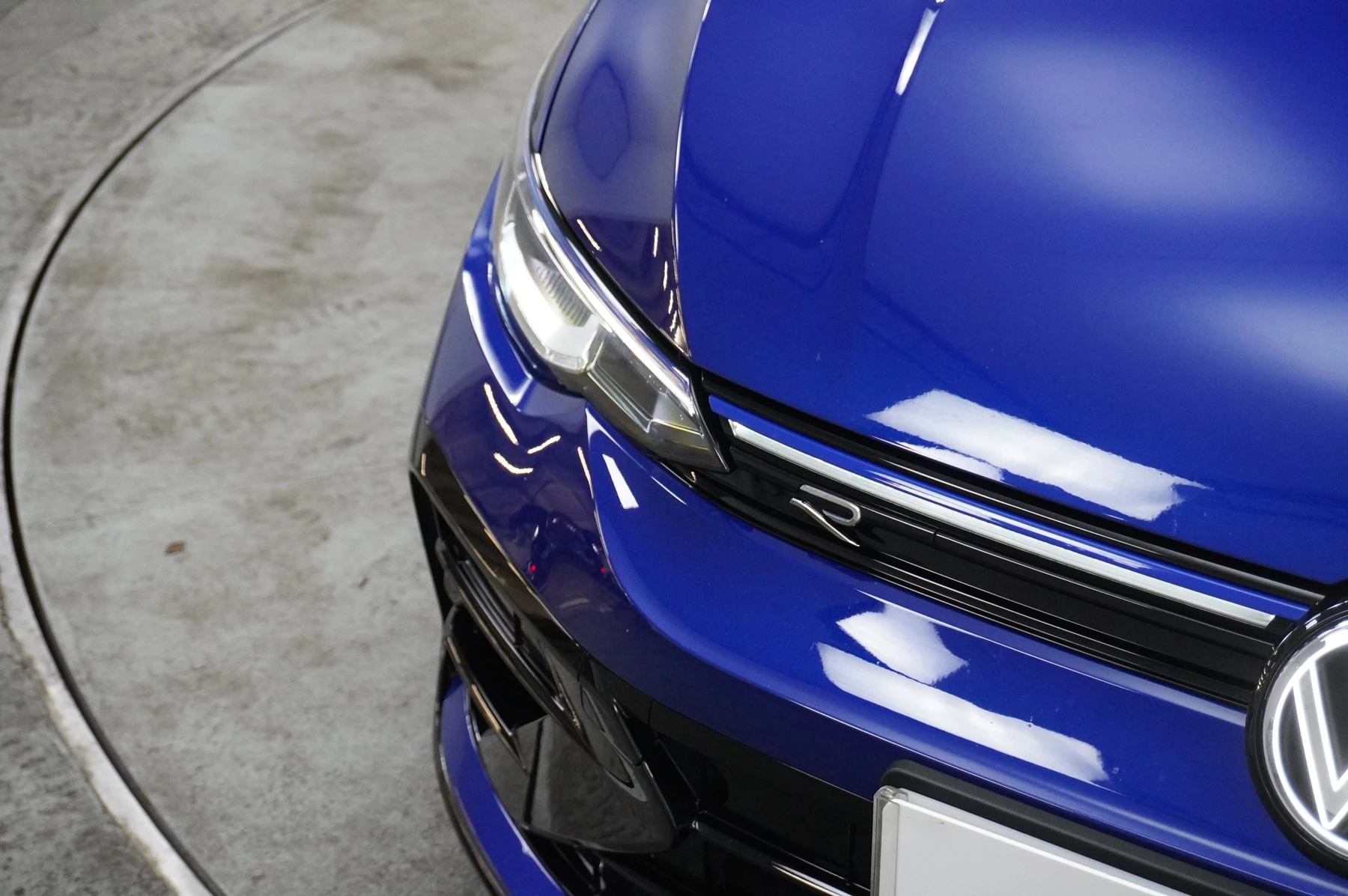 Volkswagen-Golf-image-25