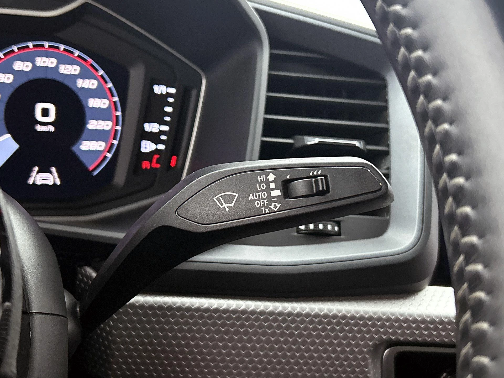 Audi-A1 Sportback-image-8