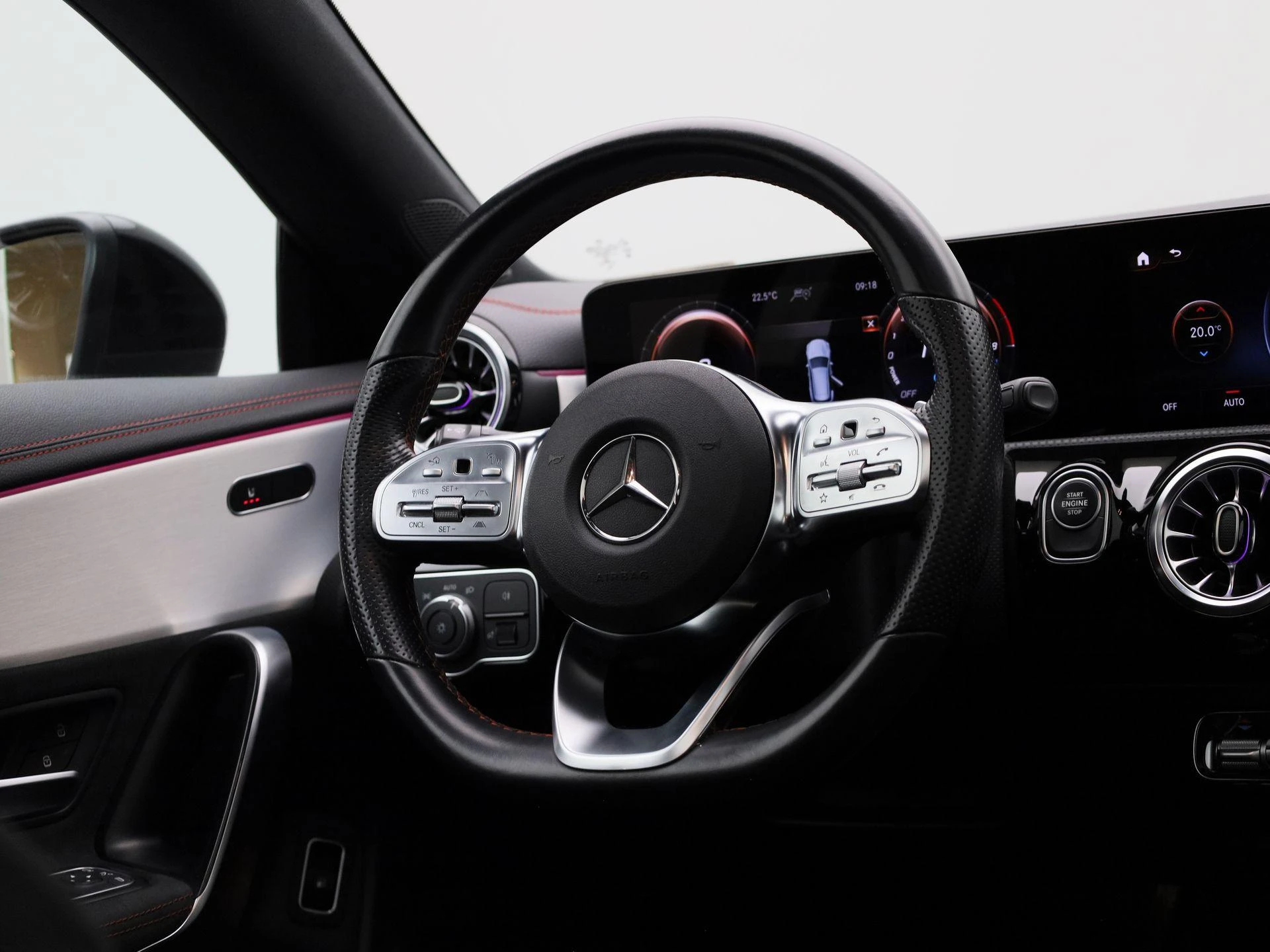 Mercedes-Benz-CLA-image-39