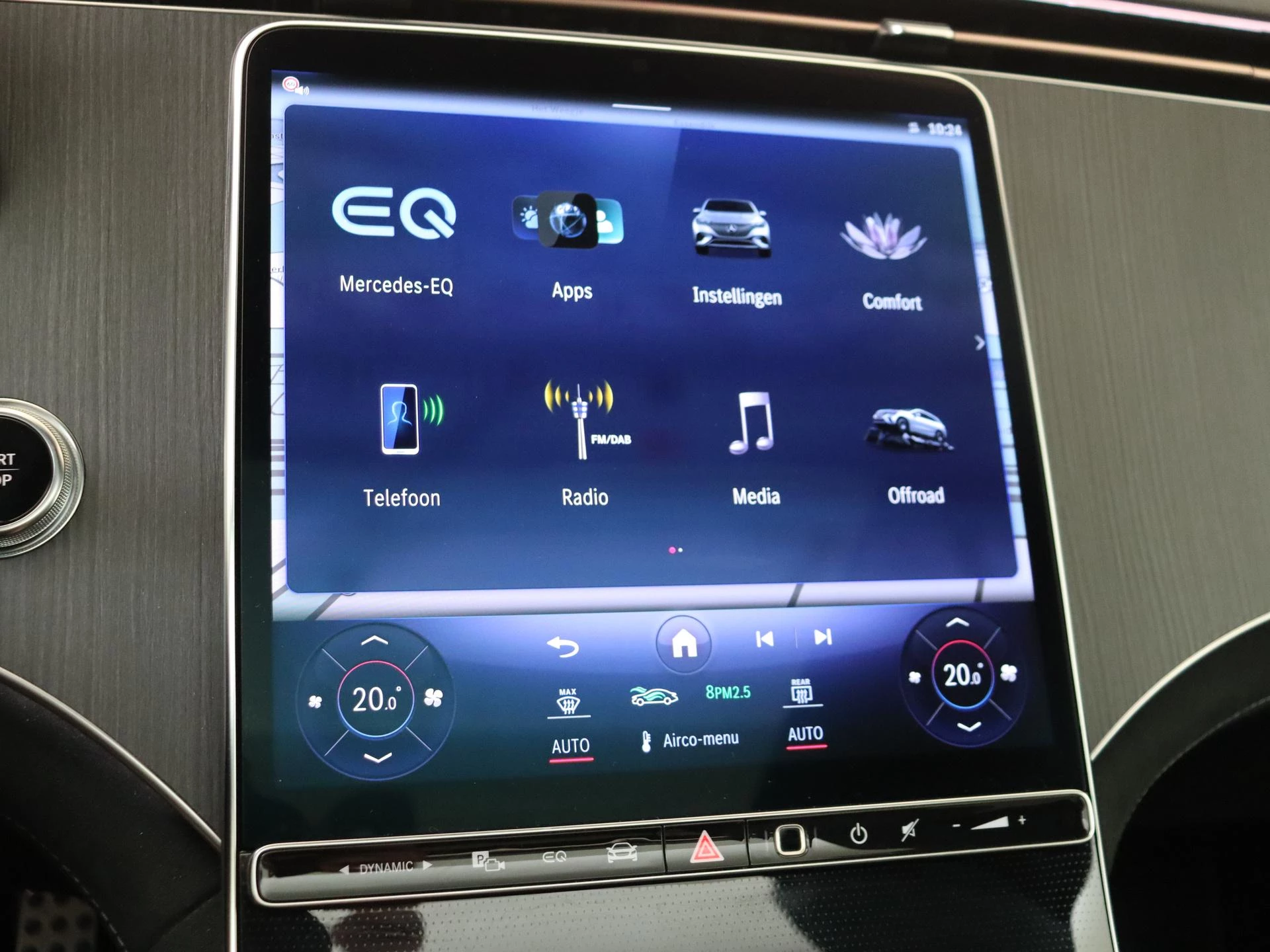 Mercedes-Benz-EQE-image-15