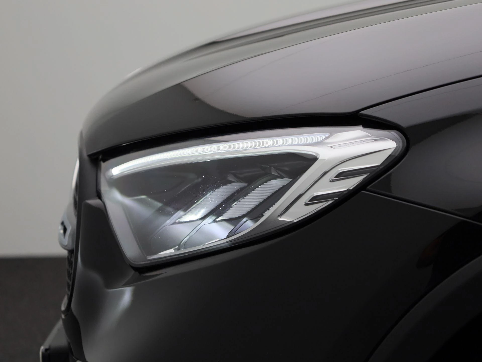 Mercedes-Benz-GLC-image-15