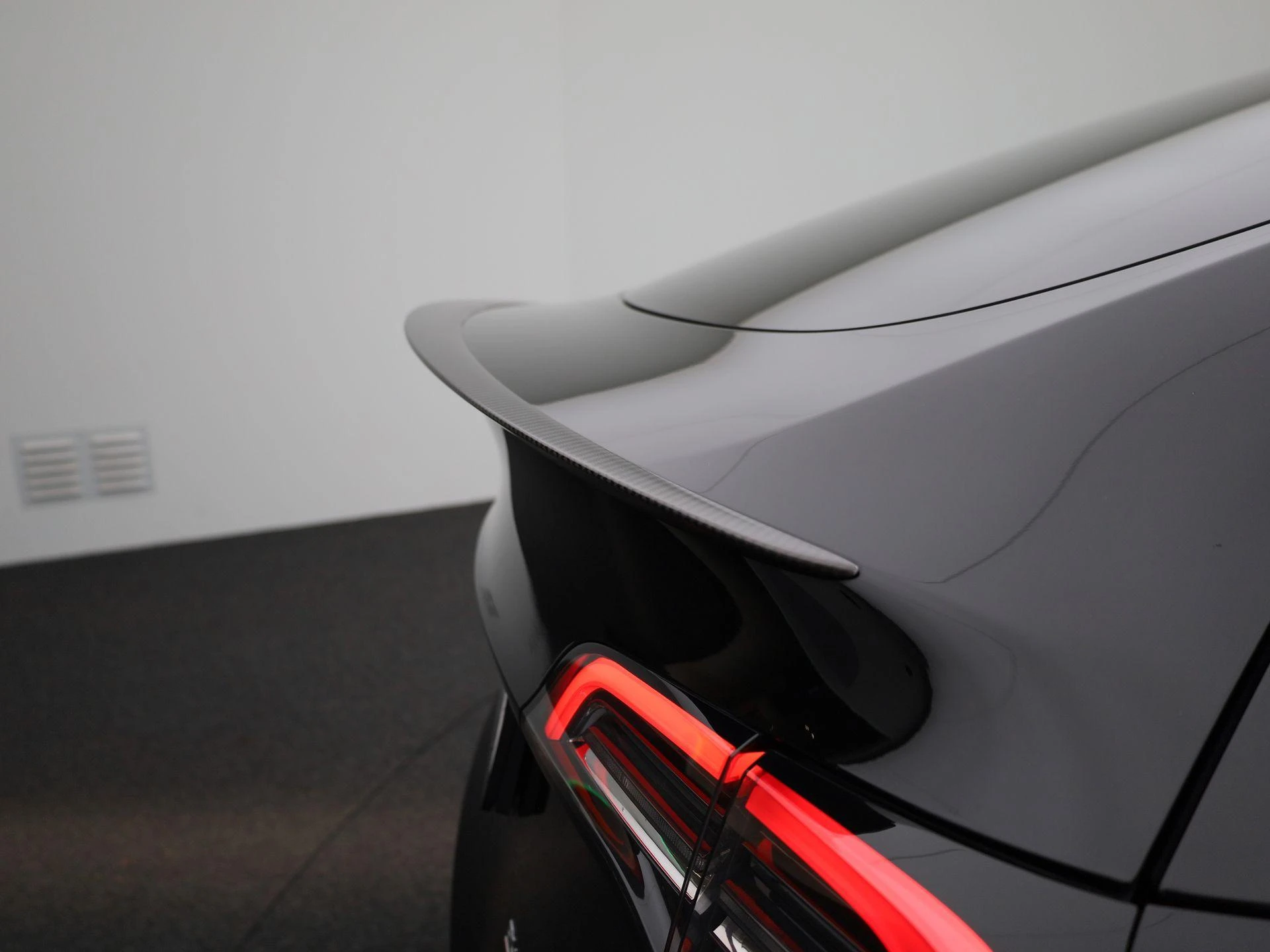 Tesla-Model Y-image-27