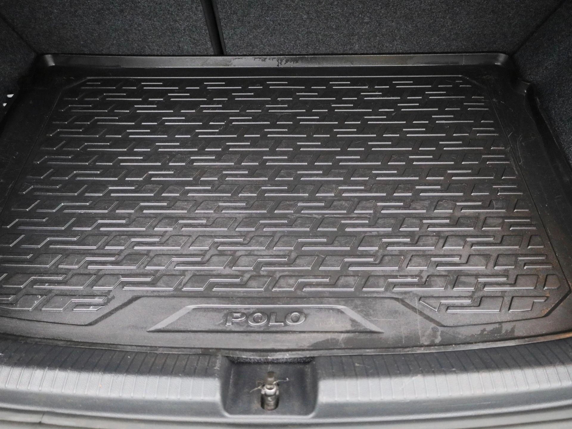 Volkswagen-Polo-image-12