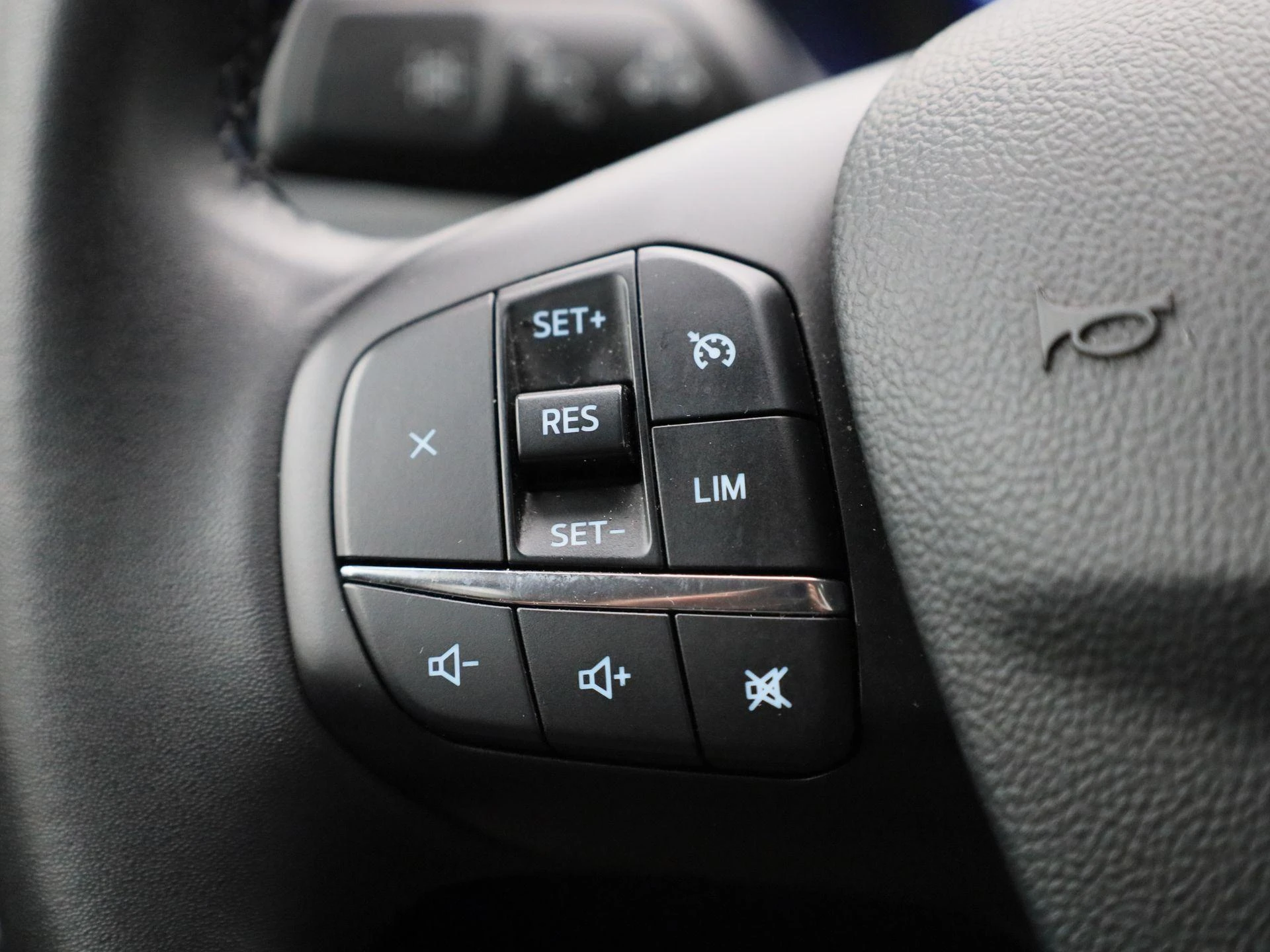 Ford Kuga 2.5i FHEV Aut. 140kW Titanium
