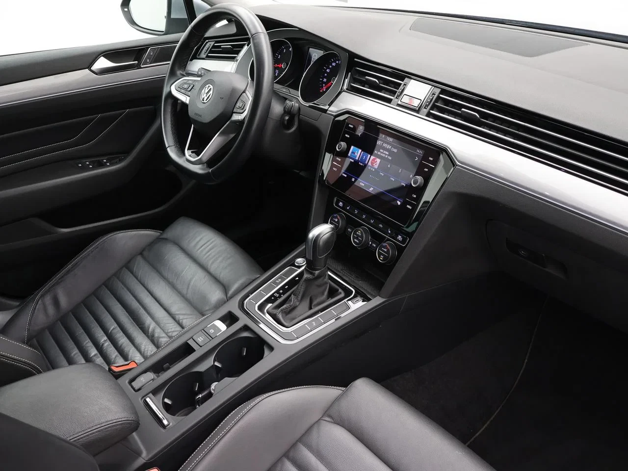 Volkswagen-Passat-image-7