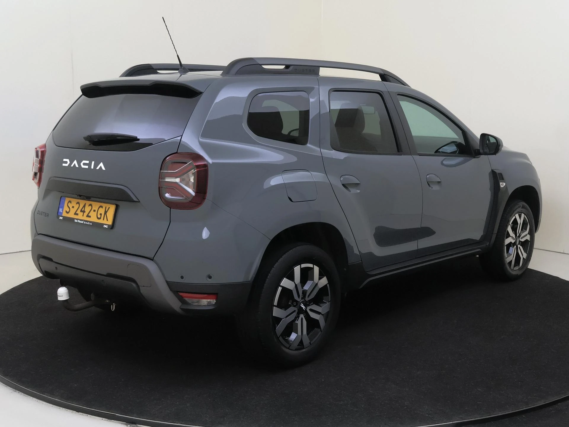Dacia-Duster-image-4