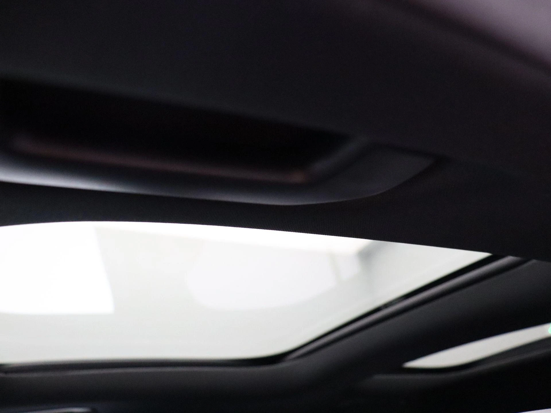Mercedes-Benz-GLA-image-11
