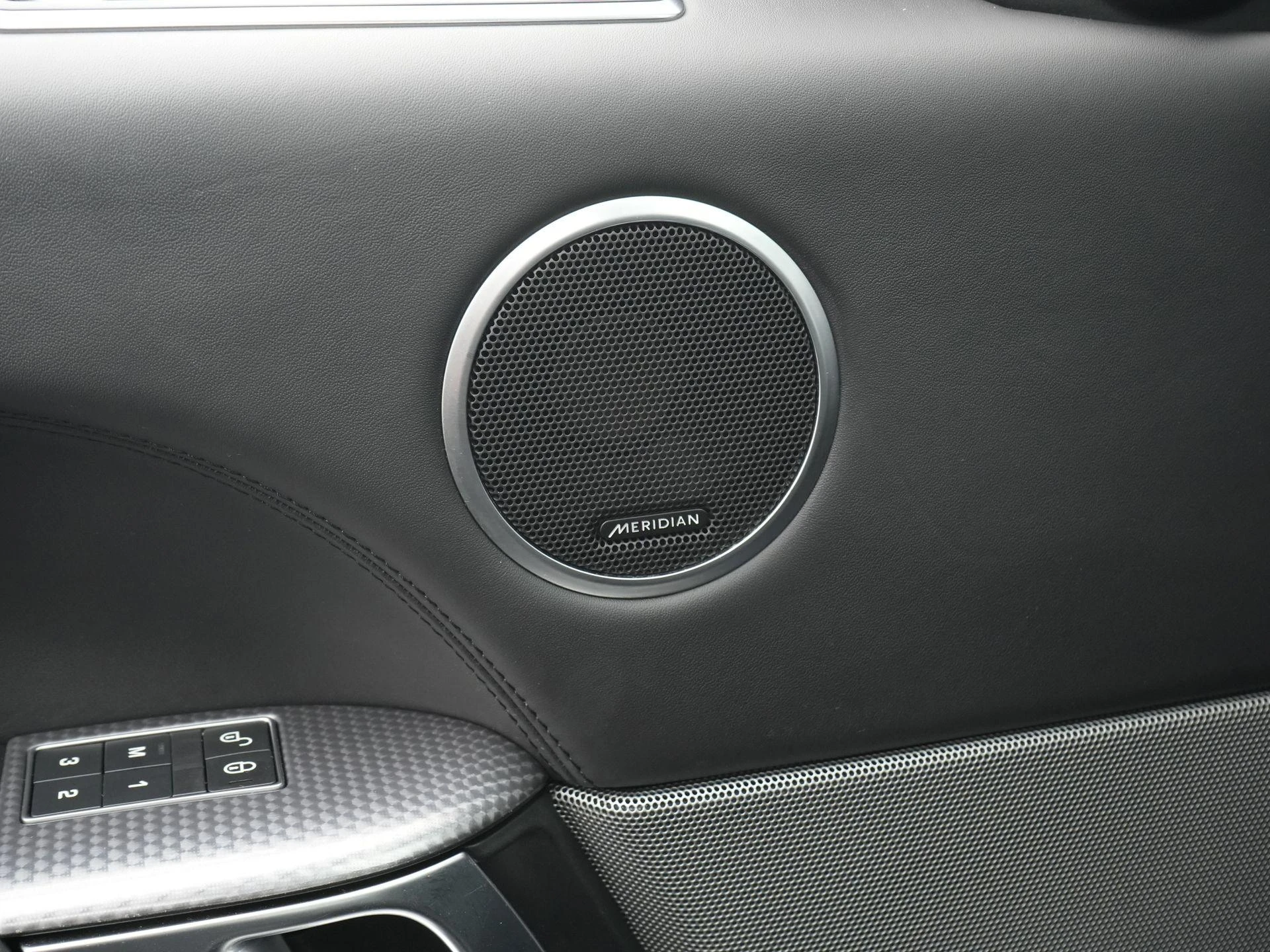 Land Rover-Range Rover Sport-image-32