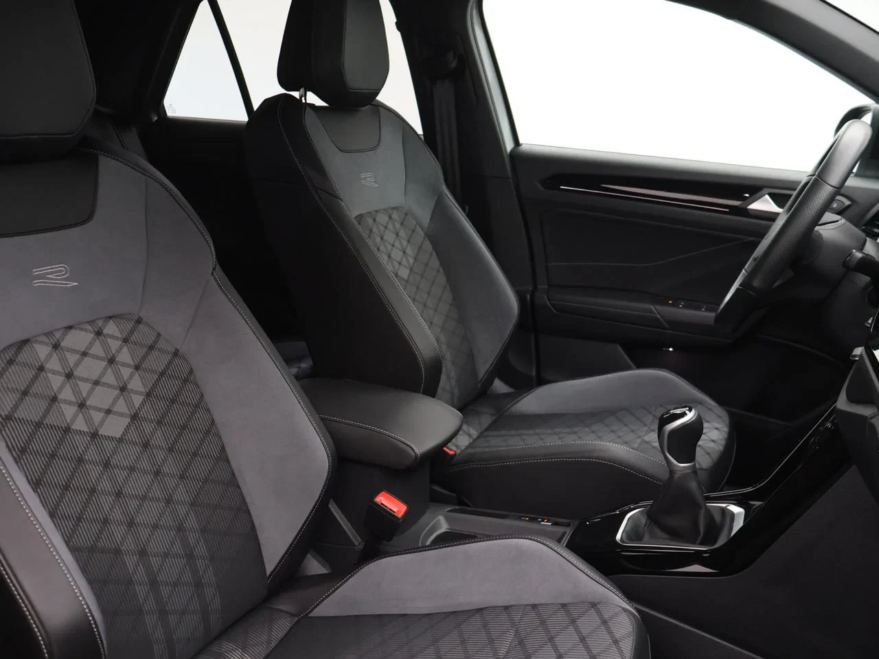 Volkswagen-T-Roc-image-5