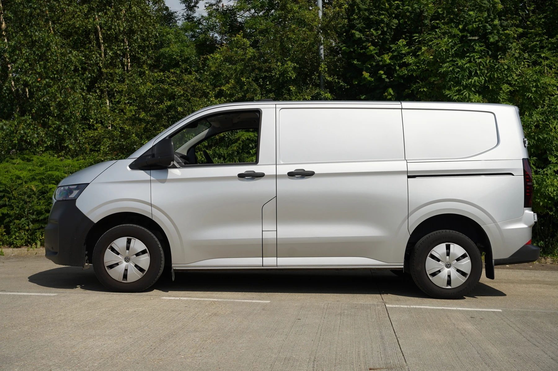 Volkswagen-Transporter-image-13