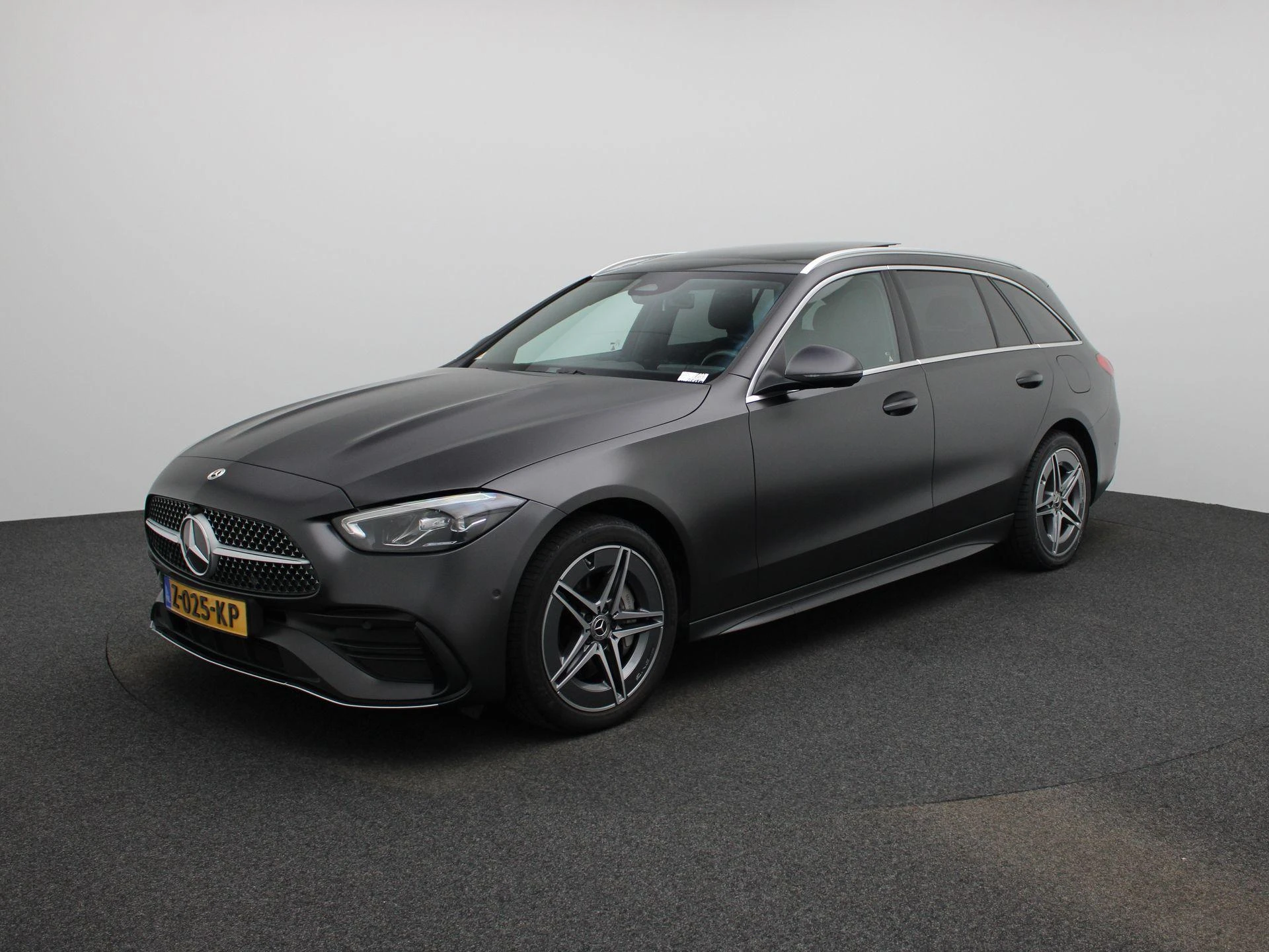 Mercedes-Benz-C-Klasse-image-0