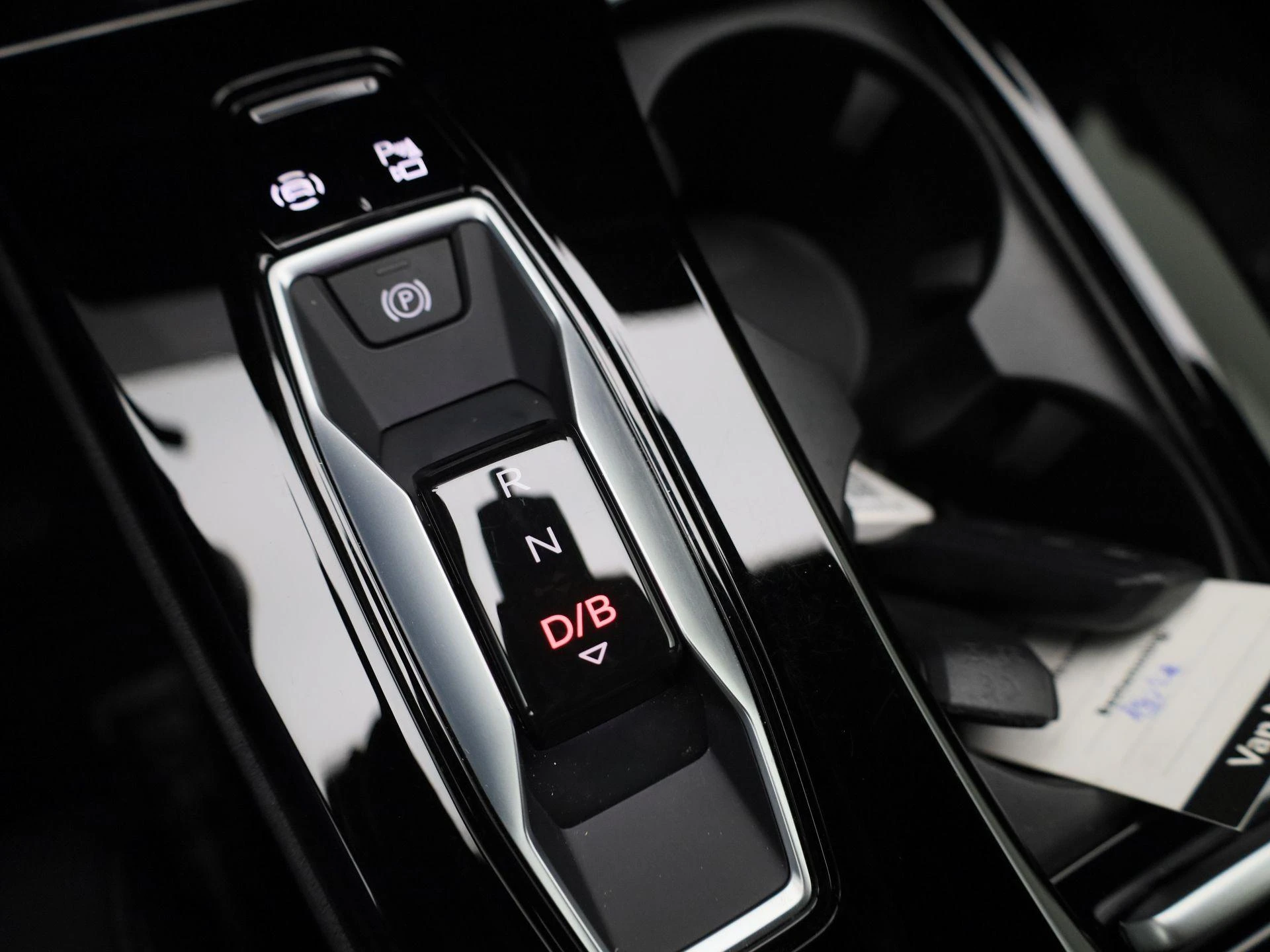 Audi-Q6 e-tron-image-31