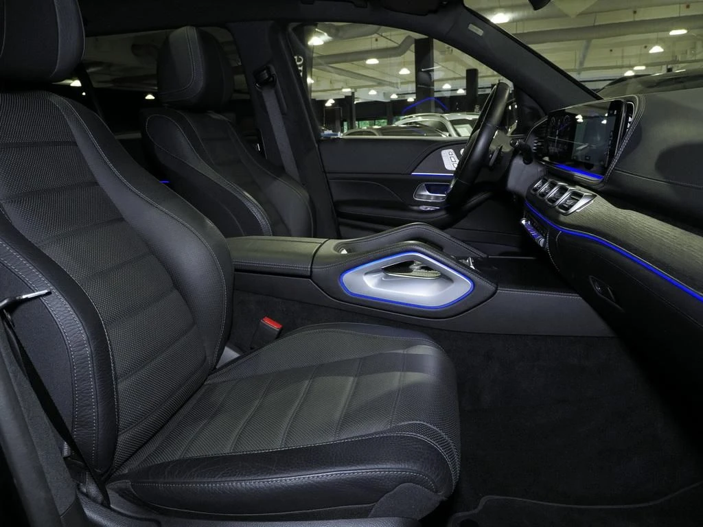 Mercedes-Benz-GLS 450-image-13