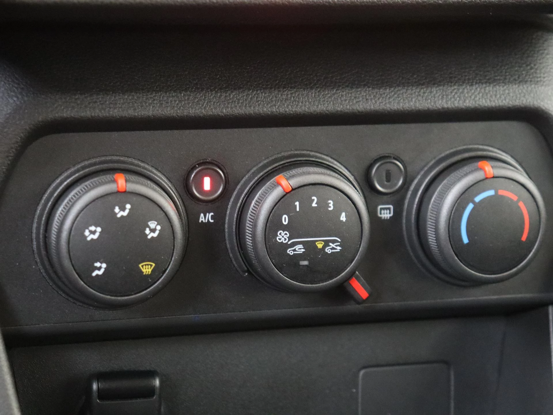 Dacia-Sandero Stepway-image-18
