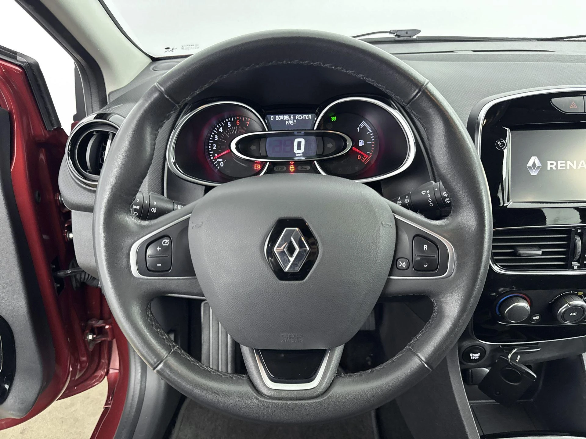 Renault-Clio-image-26