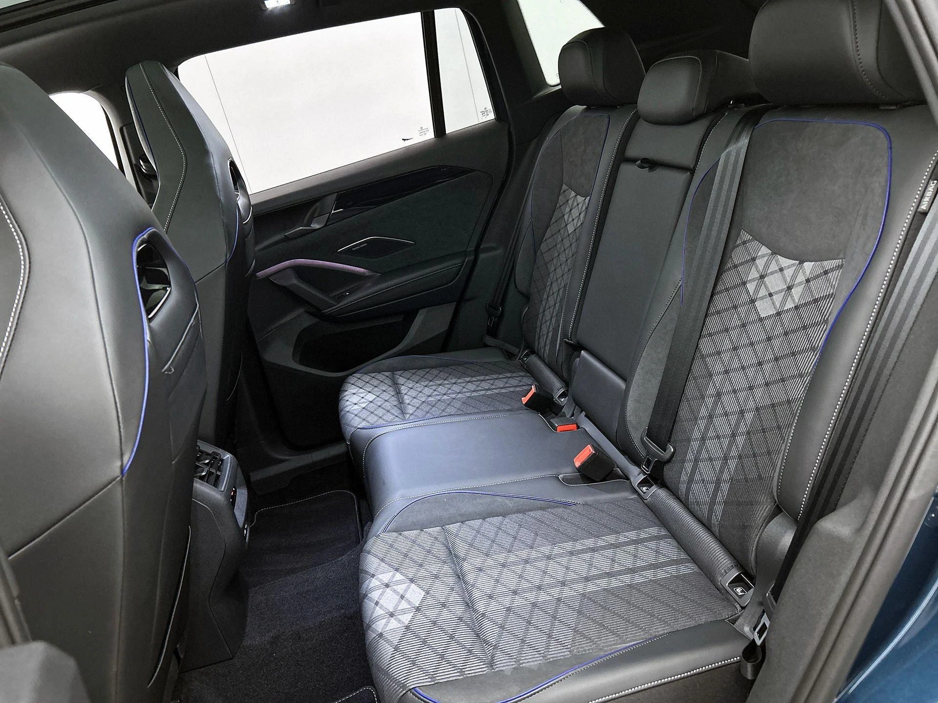 Volkswagen-Tiguan-image-26