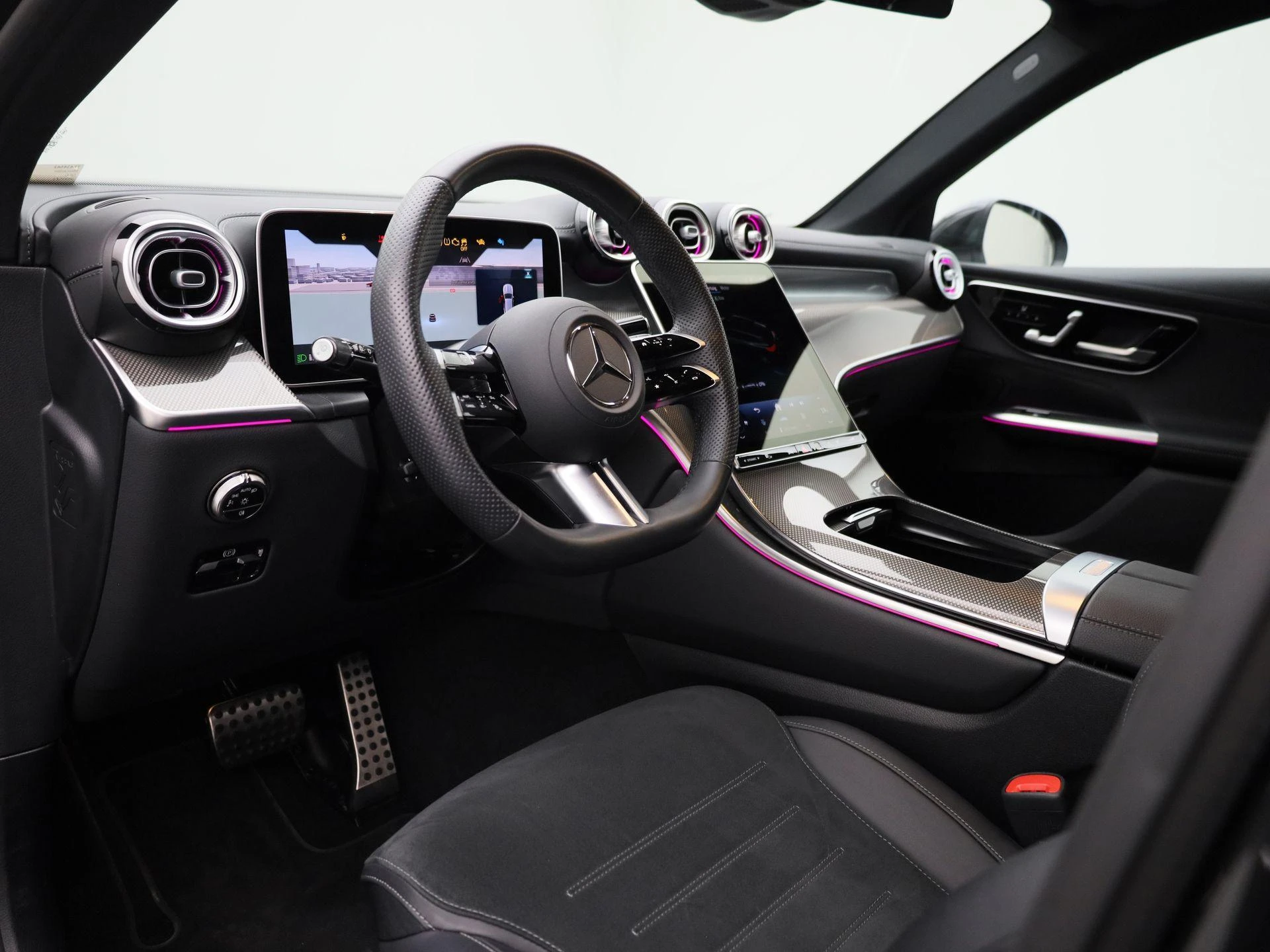 Mercedes-Benz-GLC-image-35