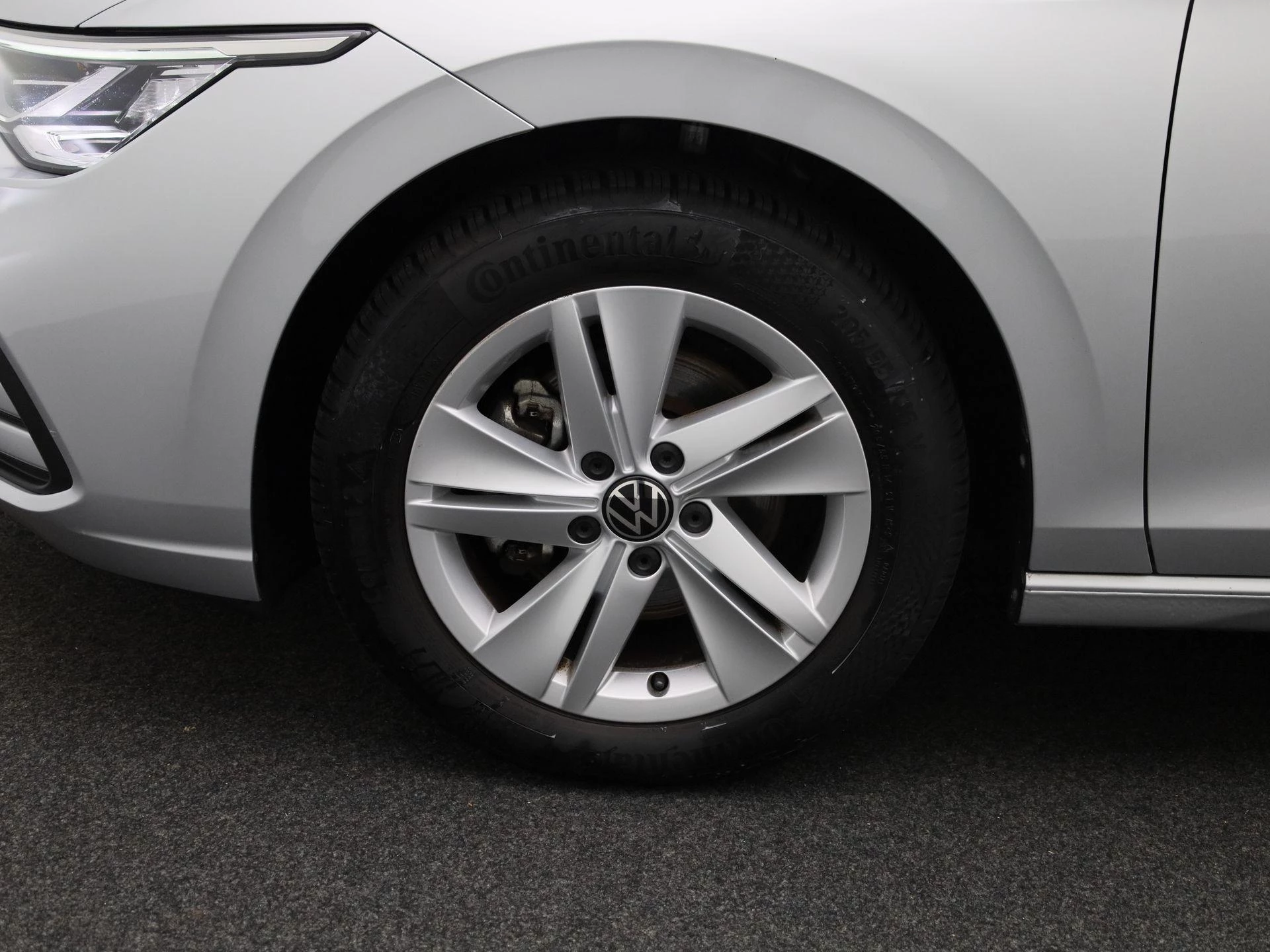 Volkswagen-Golf-image-10