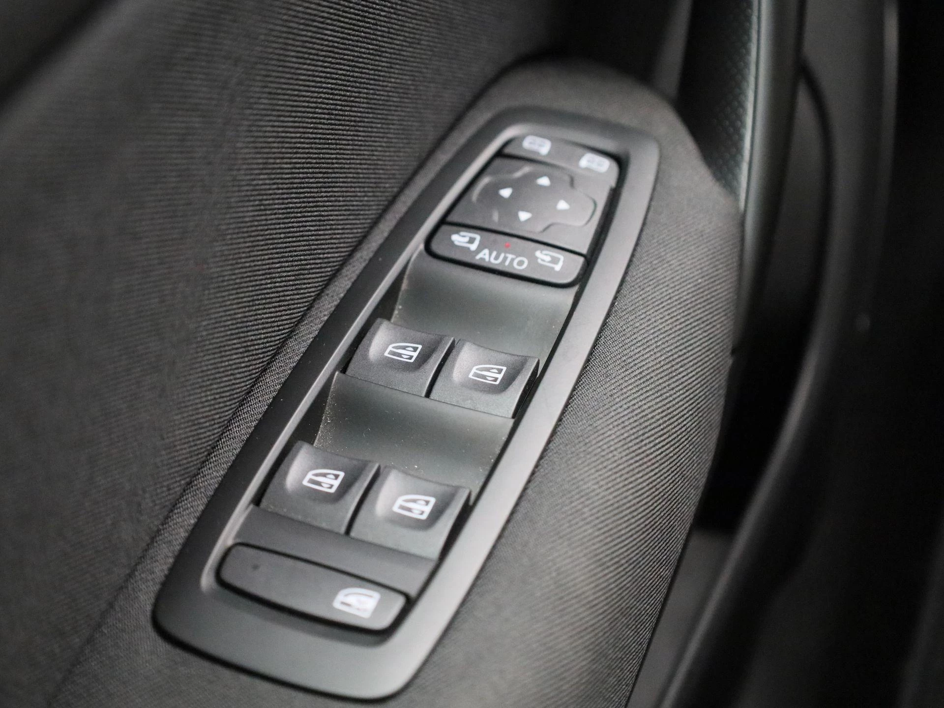 Renault-Mégane Grand Tour-image-31