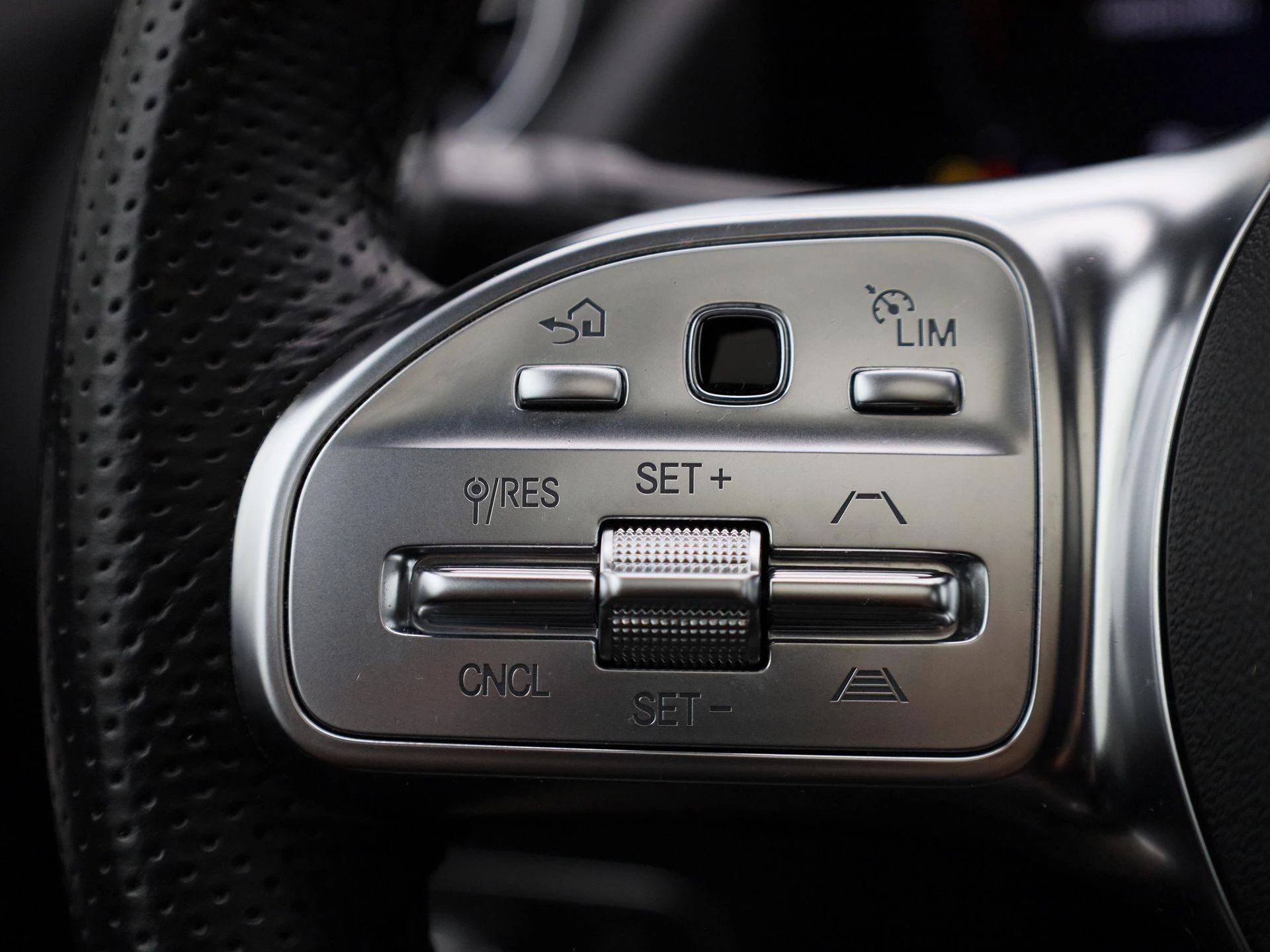 Mercedes-Benz GLA GLA 180 AMG Line